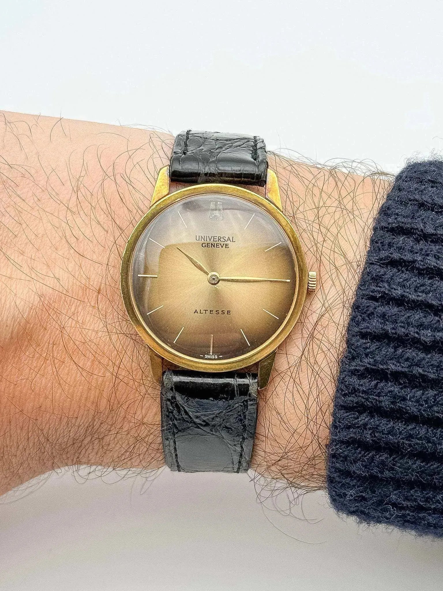 Universal Genève - Altesse Bronze - 1970s - Atelier Victor Paris - Vintage Watch Shop Dubai