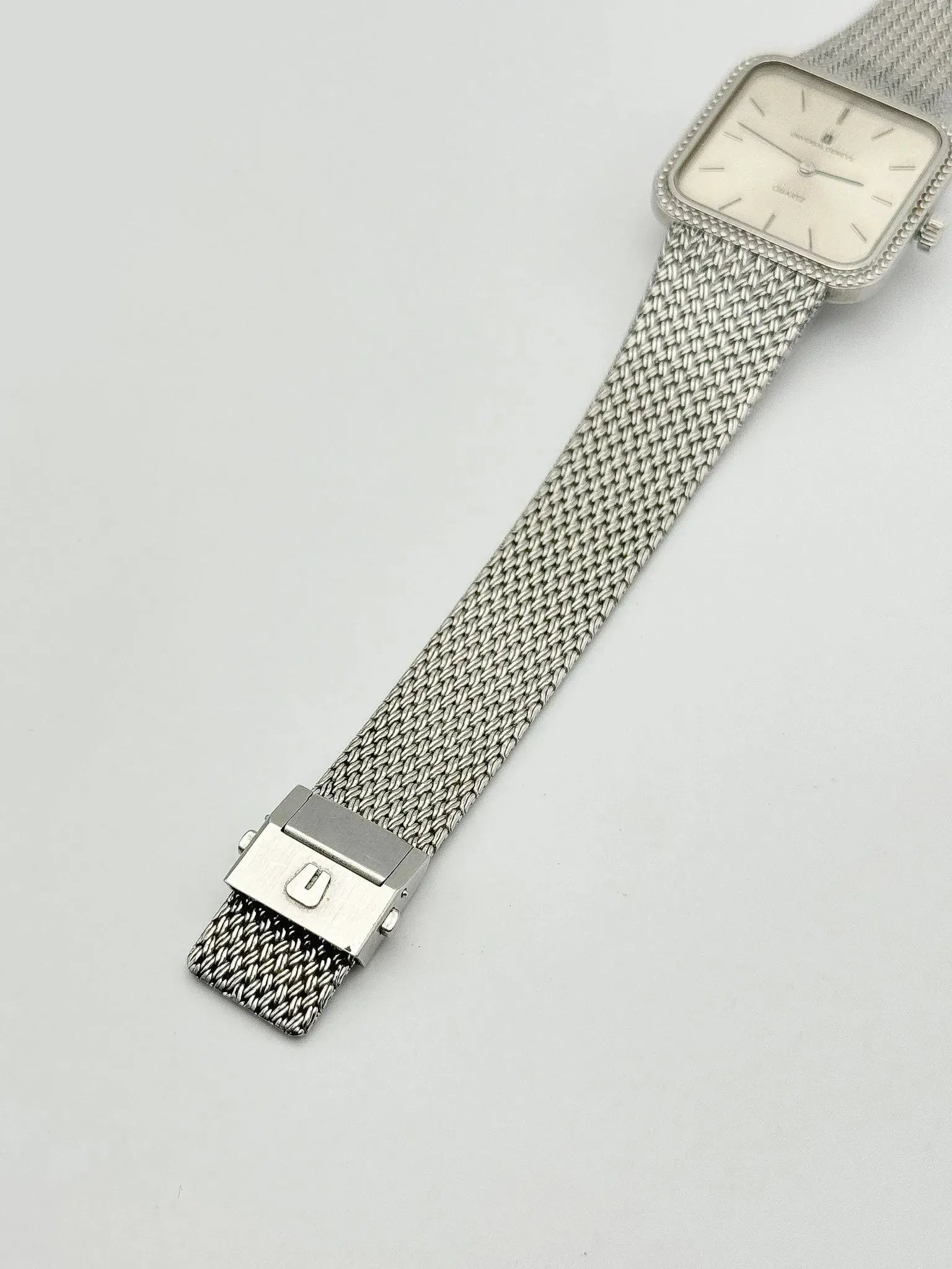Universal Genève - Bracelet intégré Maille milanaise acier - 1980s - Atelier Victor - Vintage  Shop