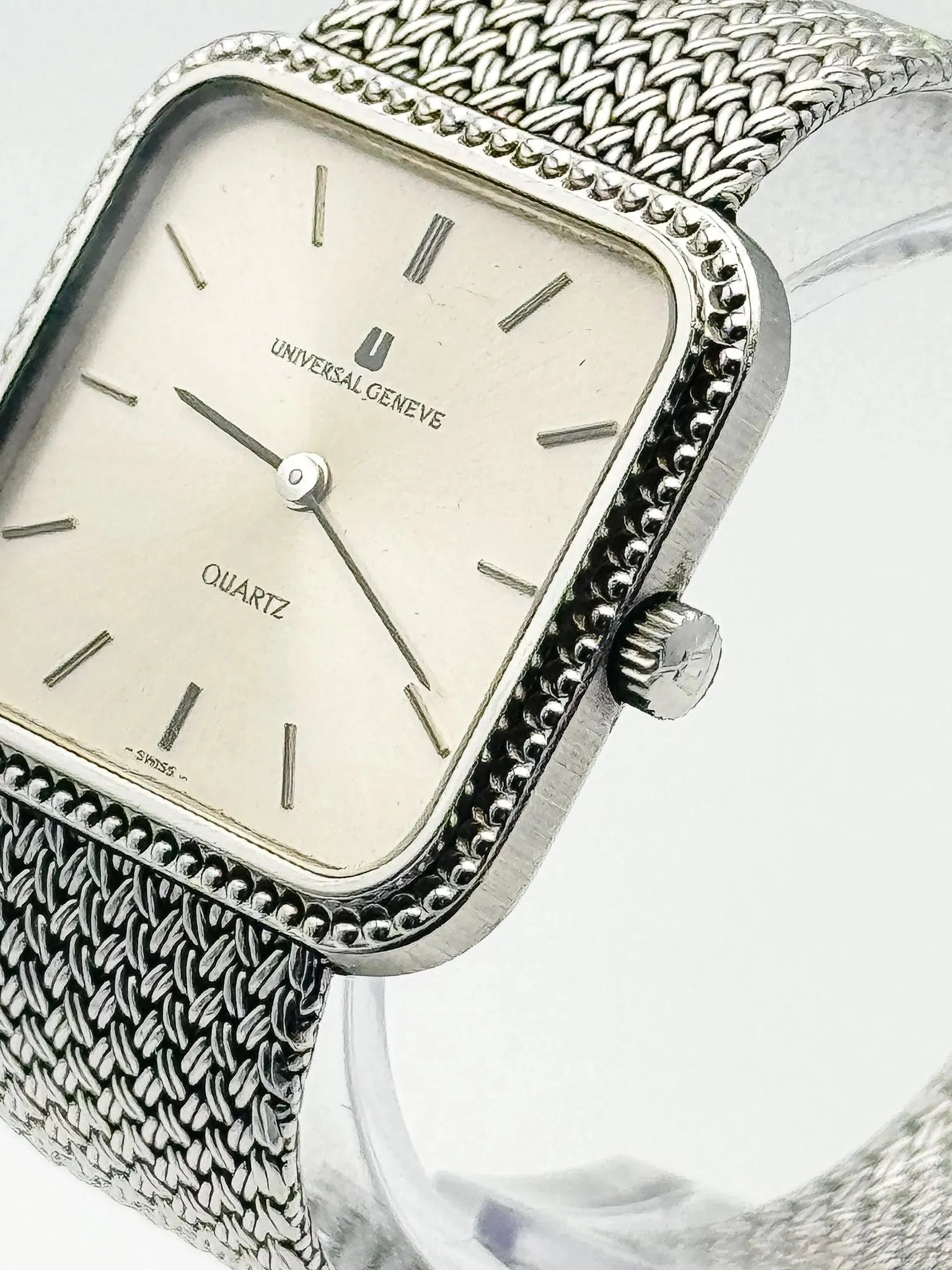 Universal Genève - Bracelet intégré Maille milanaise acier - 1980s - Atelier Victor - Vintage Watch Shop