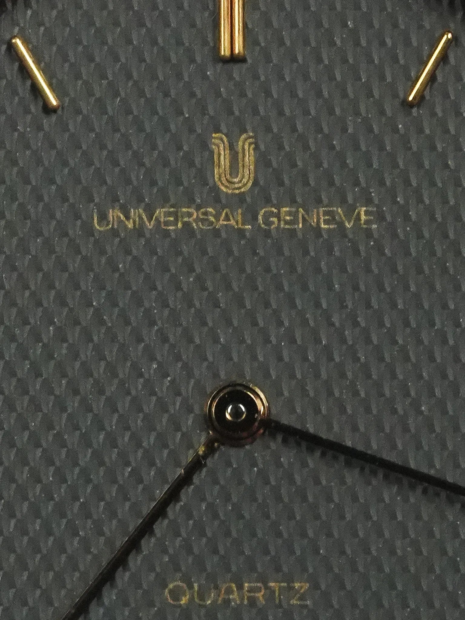 Universal Genève - Gris Guilloché Plaqué or - Papier - 1980s - Atelier Victor - Vintage  Shop