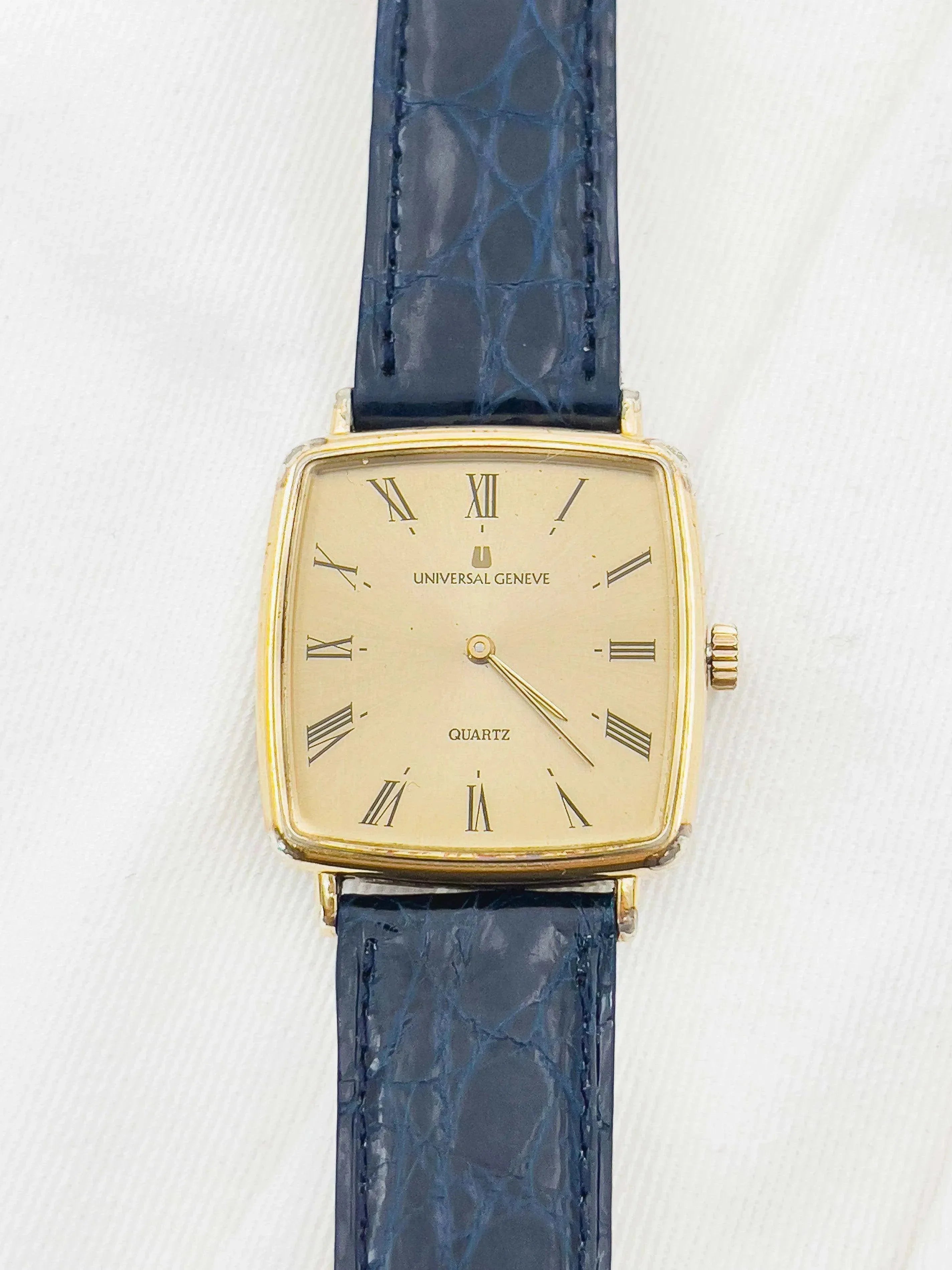 Universal Genève - Index Romain Carré Quartz - 1970s - Atelier Victor - Vintage  Shop
