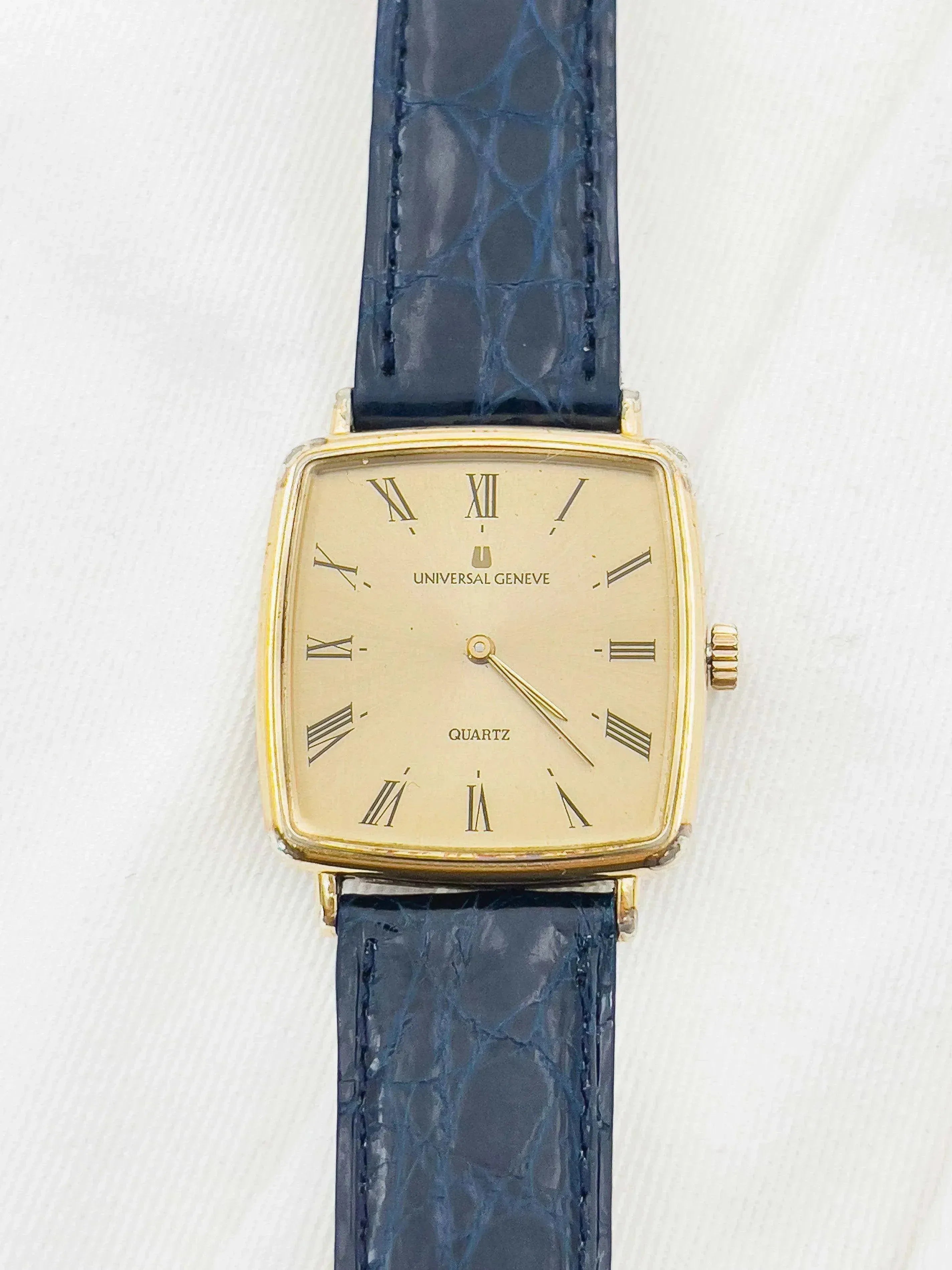 Universal Genève - Index Romain Carré Quartz - 1970s - Atelier Victor - Vintage  Shop