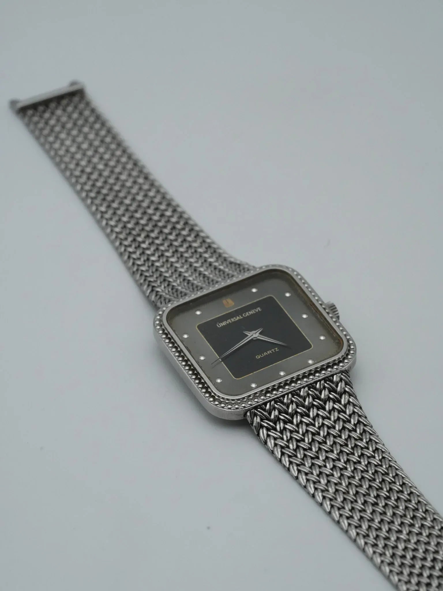 Universal Genève - Maille Acier Cadran Noir Patiné - 1980s - Atelier Victor