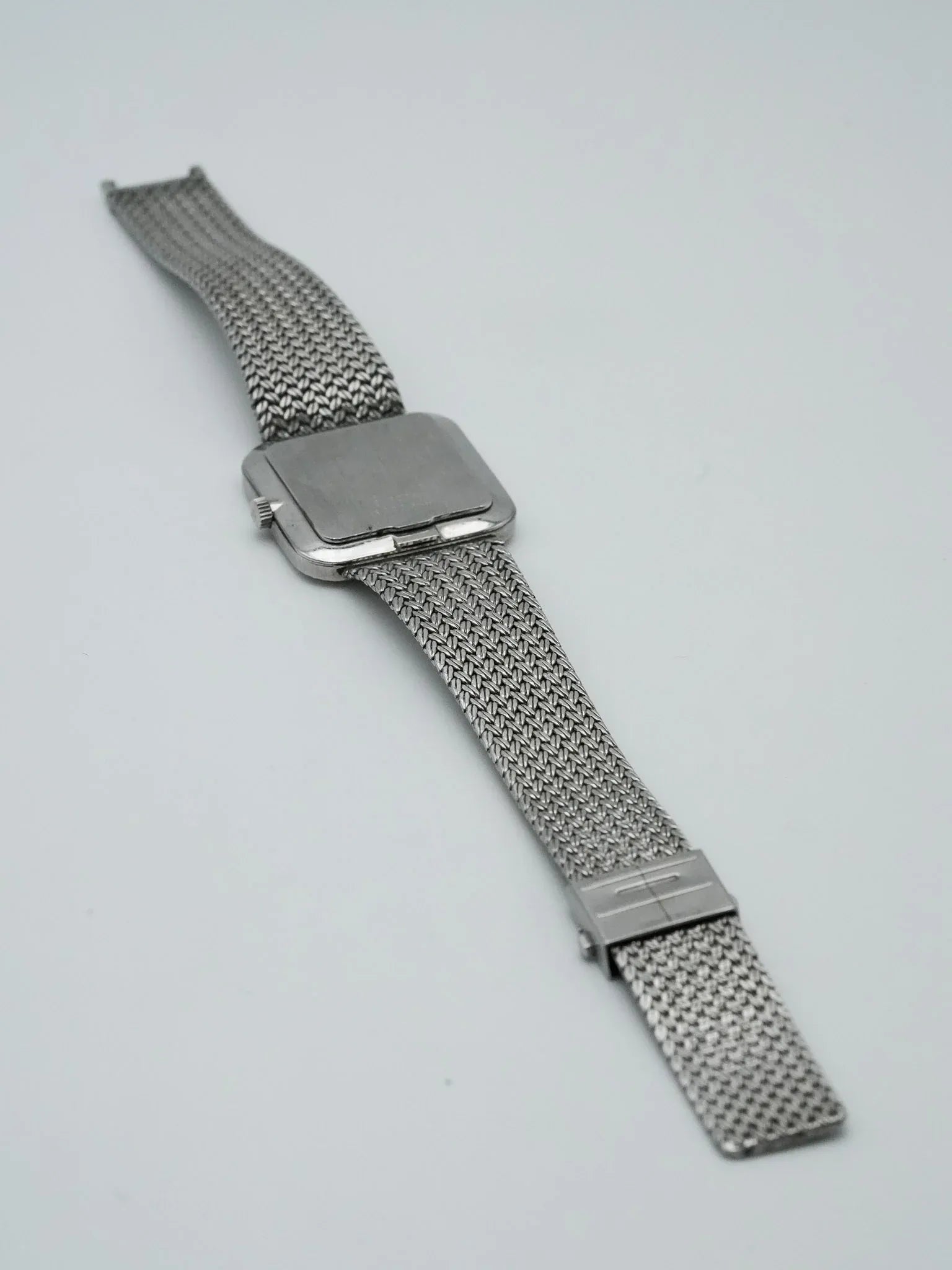 Universal Genève - Maille Acier Cadran Noir Patiné - 1980s - Atelier Victor