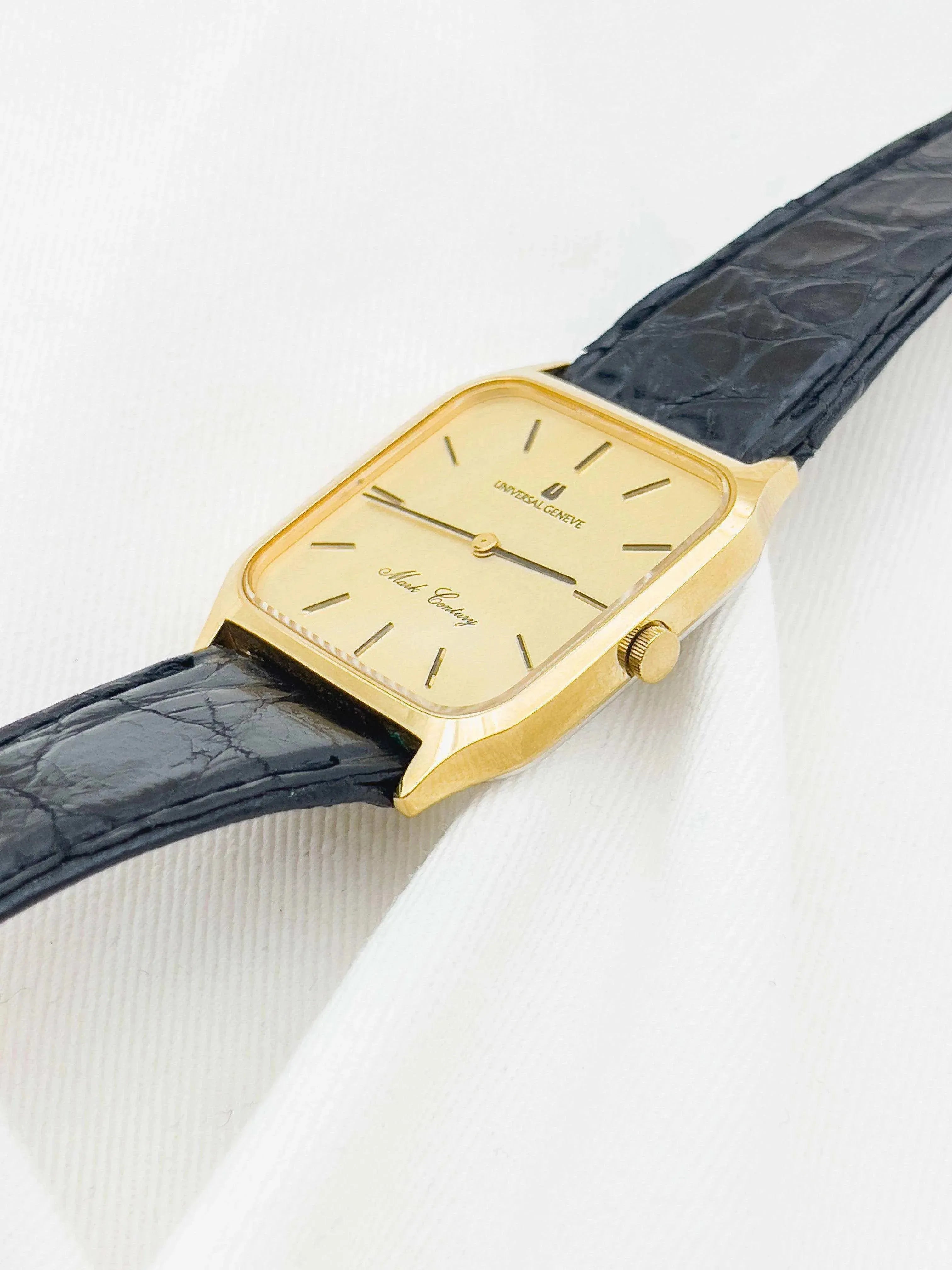 Universal Genève - Mark Century Gold - 1970s - Atelier Victor Paris - Vintage Watch Shop Dubai