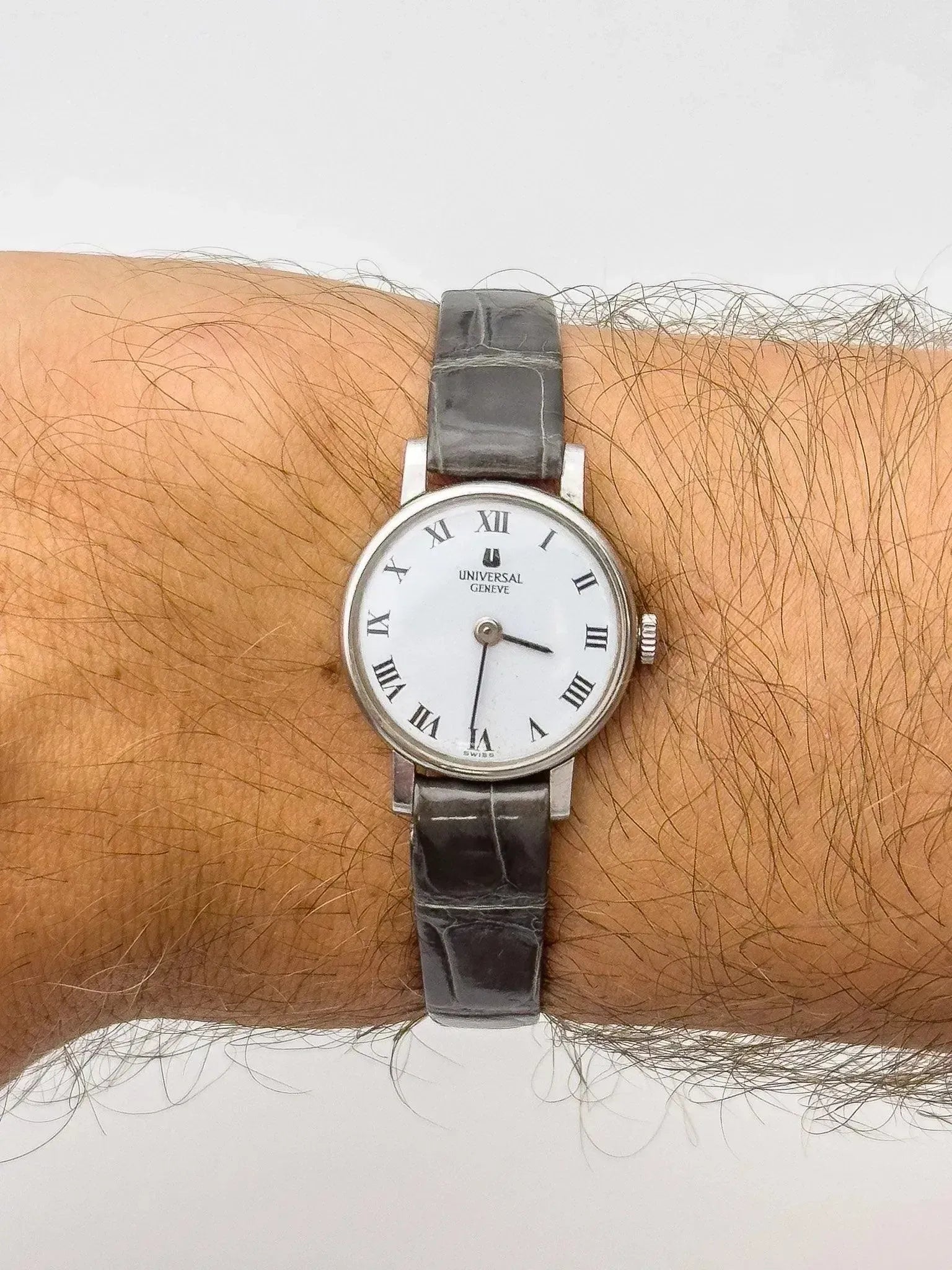 Universal Genève - Mini Dress Watch Cadran blanc - 1970s - Atelier Victor