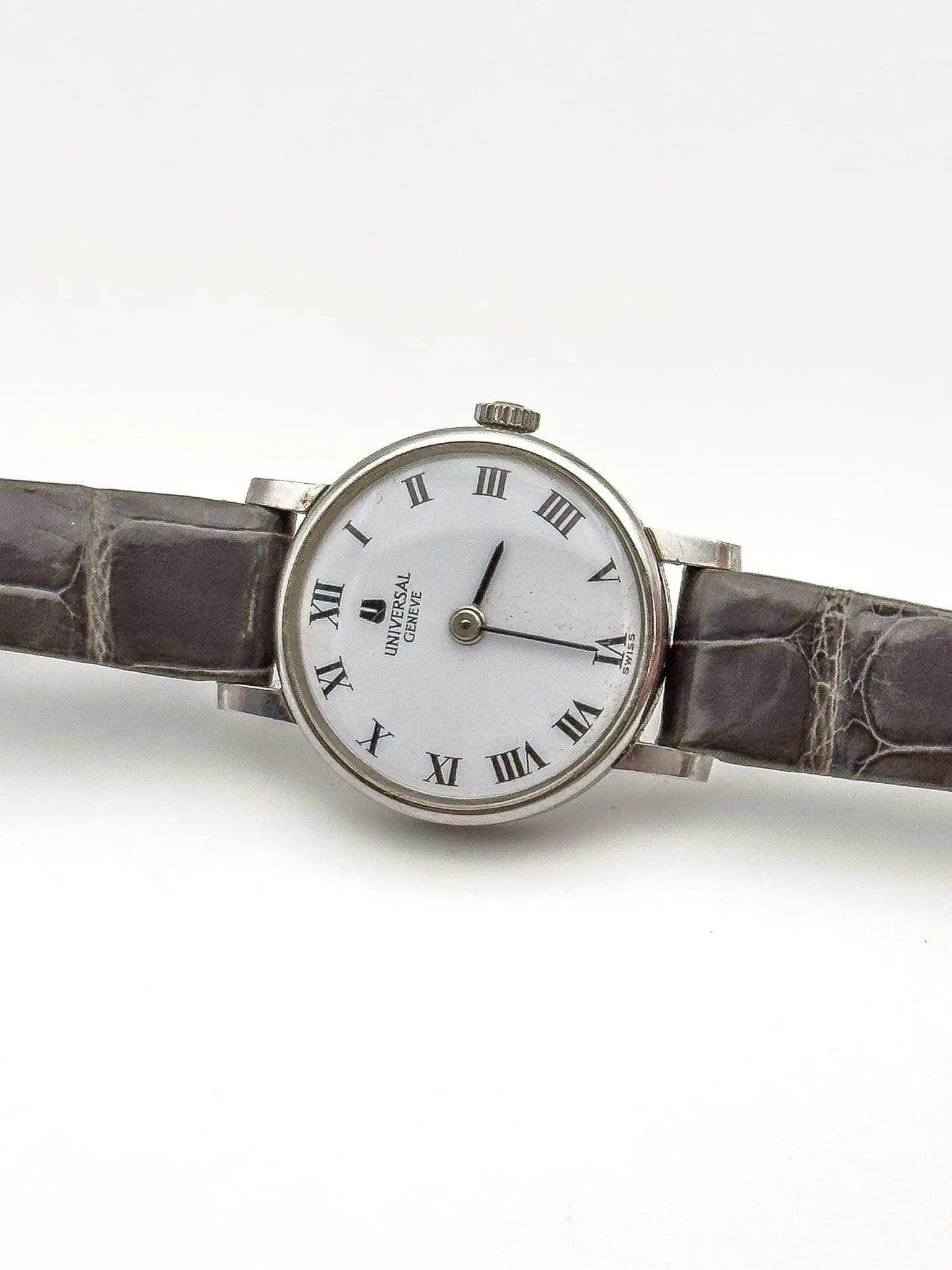 Universal Genève - Mini Dress Watch Cadran blanc - 1970s - Atelier Victor Paris - Vintage Watch Shop Dubai