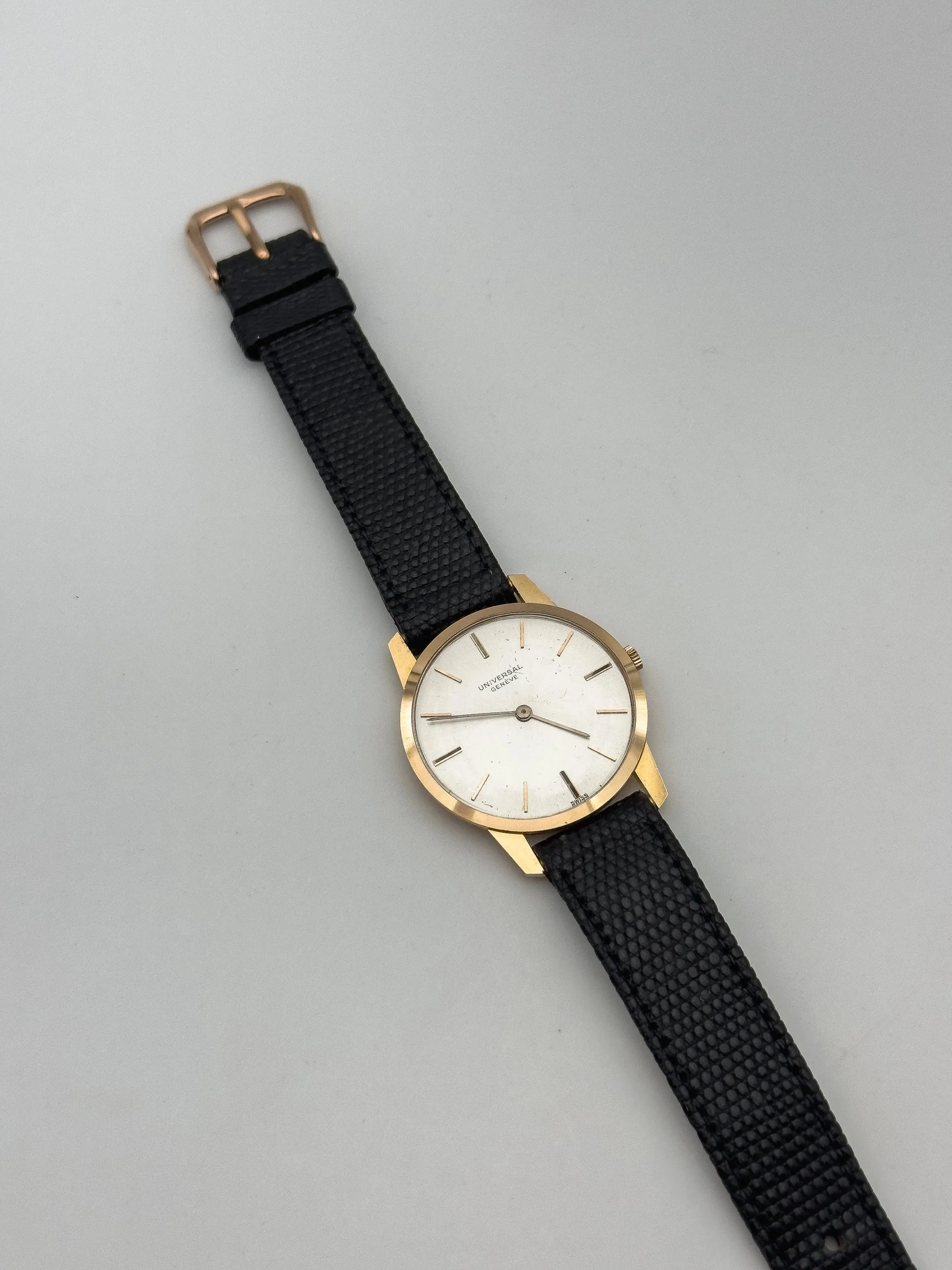 Universal Genève - Montre habillée extra plate en or rose 18K - 1964 - Atelier Victor