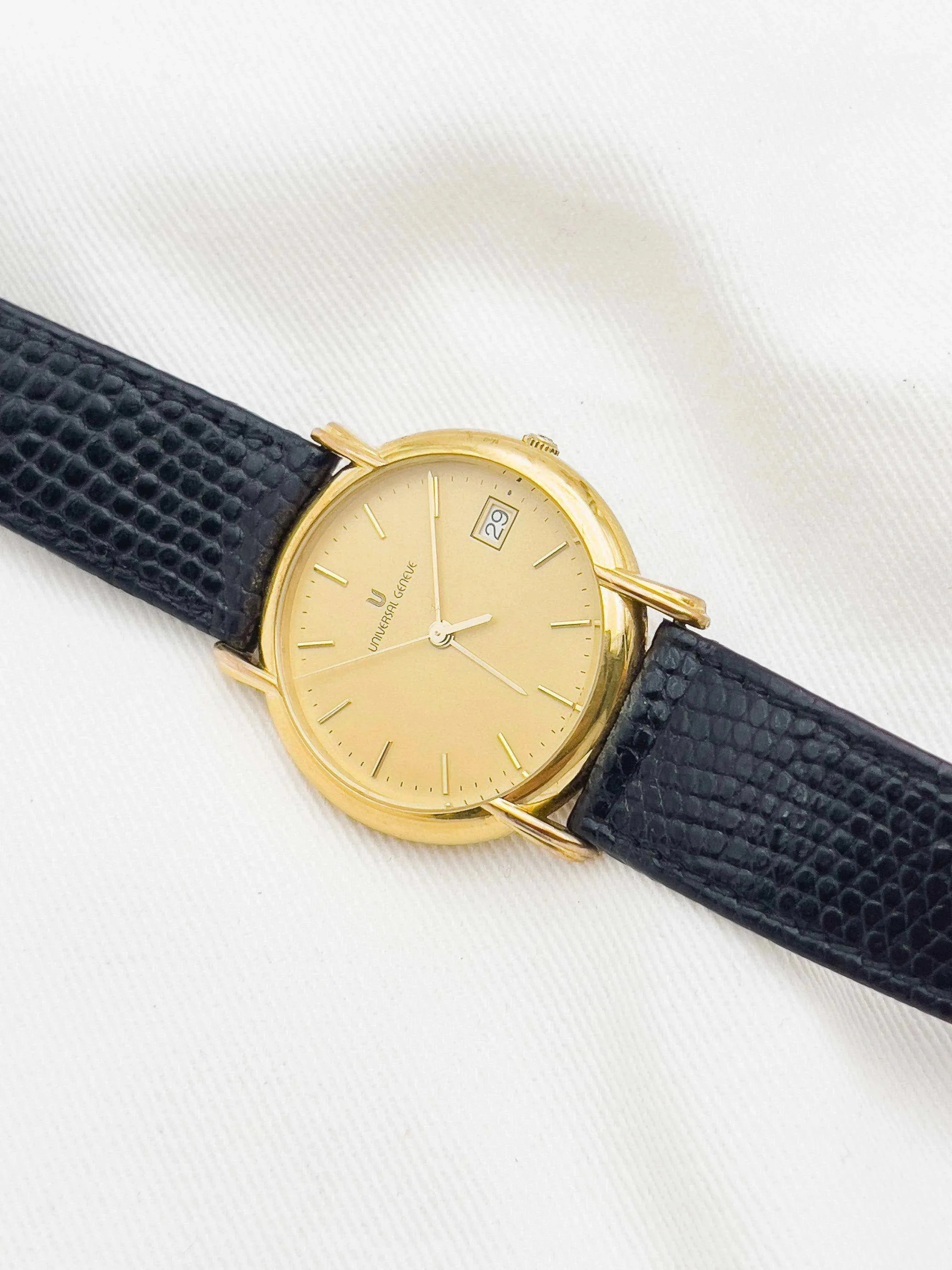 Universal Genève - Plaqué or Circle Date - 1970s - Atelier Victor Paris - Vintage Watch Shop Dubai