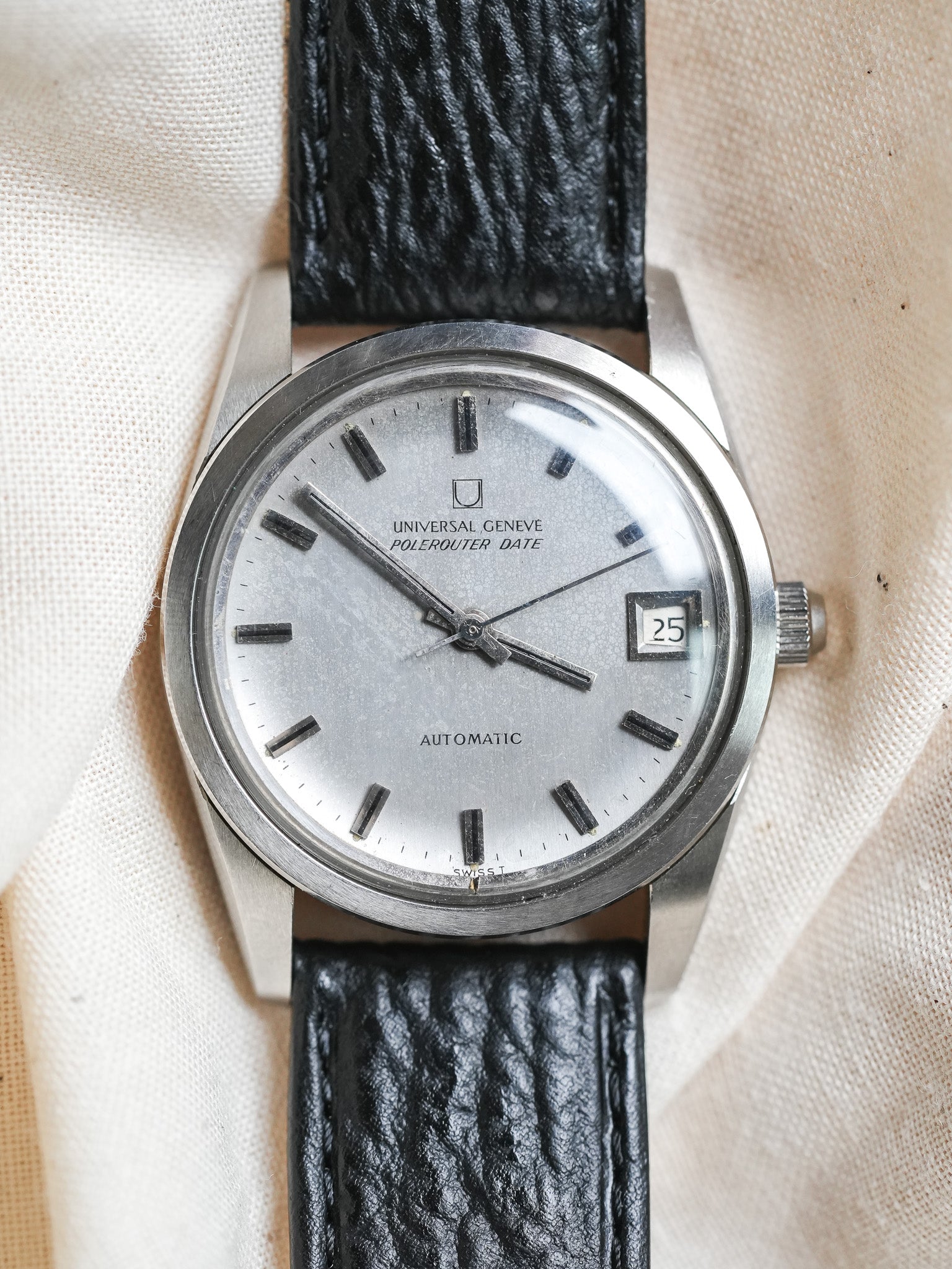 Universal Genève - Polerouter Date Big Crown Micro-rotor - 1960s - Atelier Victor Paris - Vintage Watch Shop Dubai