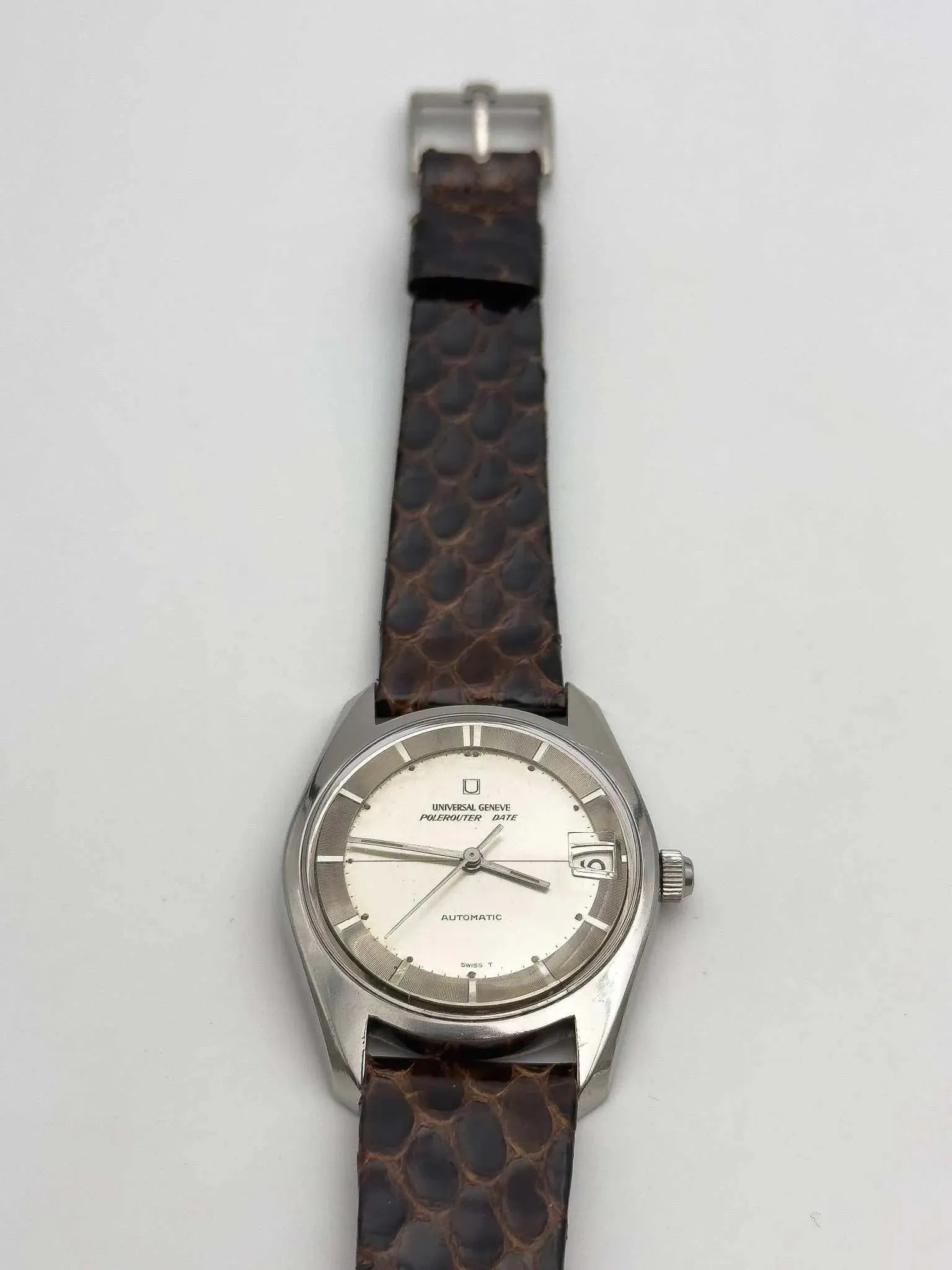 Universal Genève - Polerouter Date Micro-Rotor Big Crown - 1965 - Atelier Victor Paris - Vintage Watch Shop Dubai