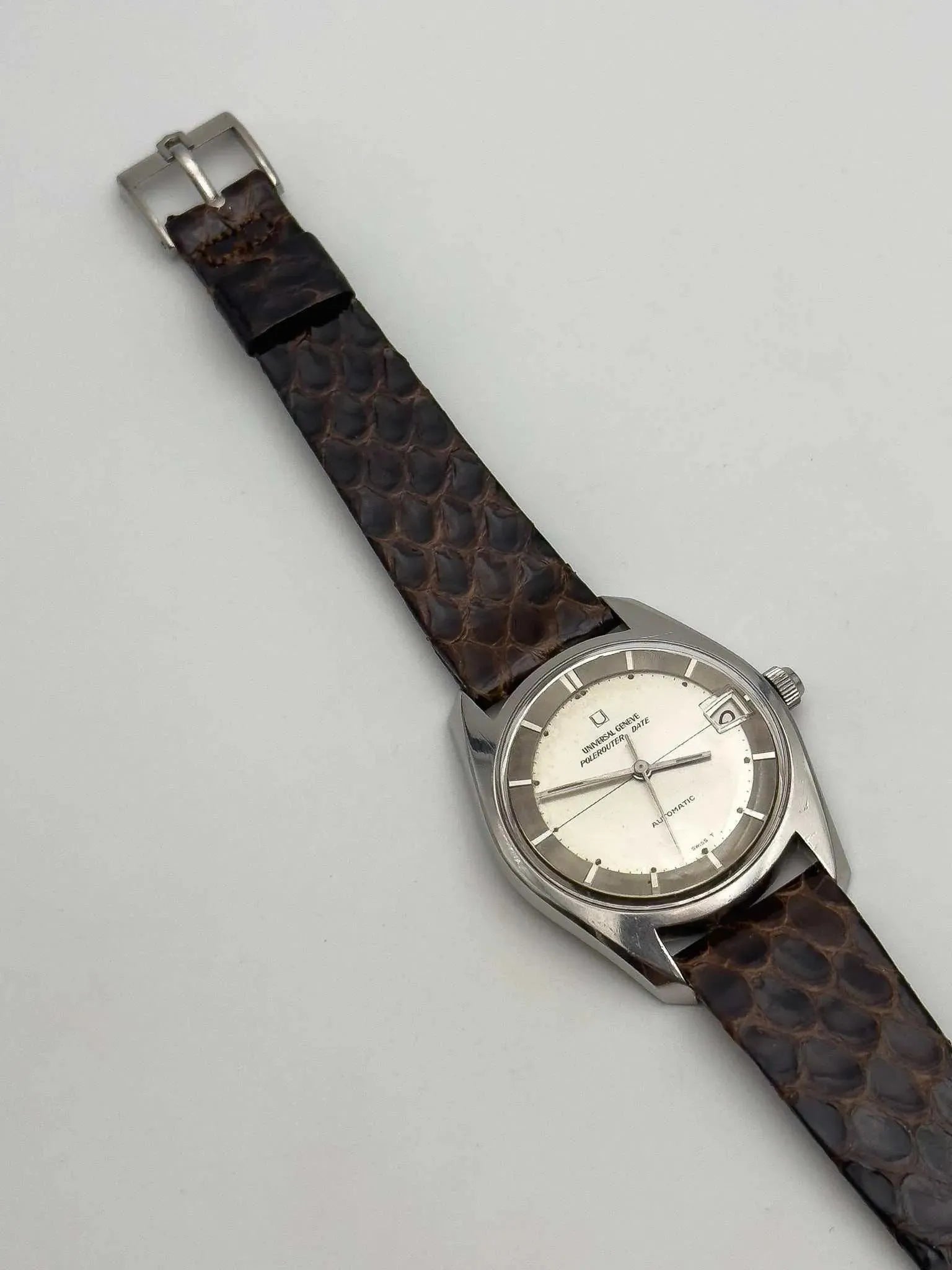 Universal Genève - Polerouter Date Micro-Rotor Big Crown - 1965 - Atelier Victor Paris - Vintage Watch Shop Dubai