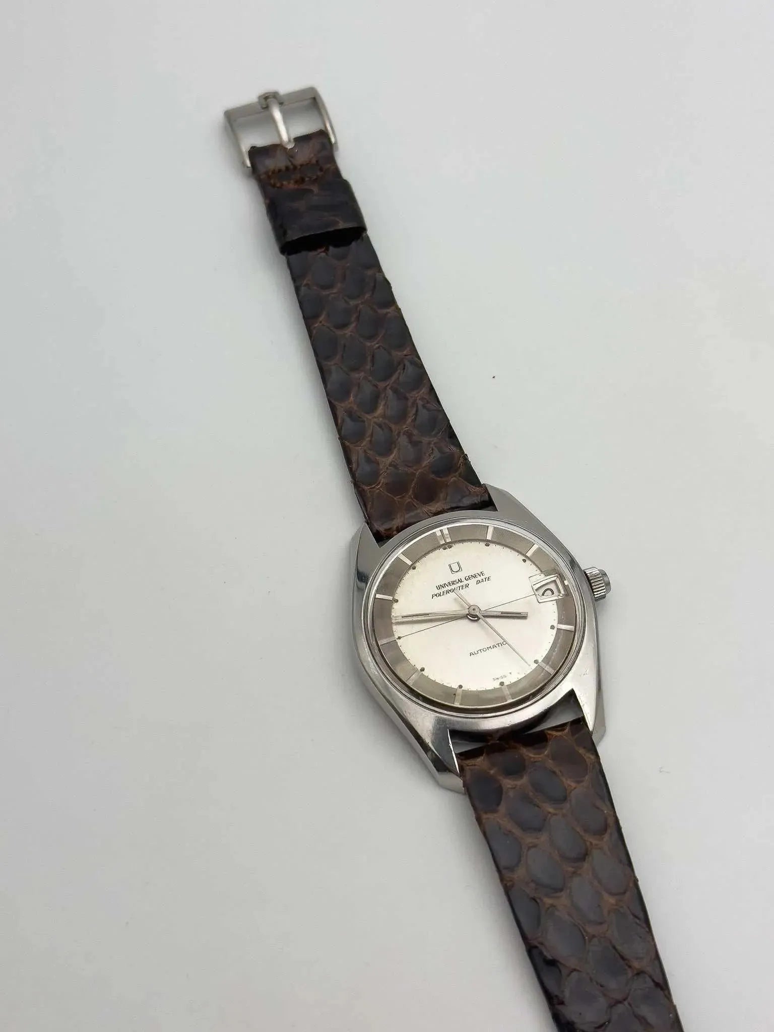 Universal Genève - Polerouter Date Micro-Rotor Big Crown - 1965 - Atelier Victor Paris - Vintage Watch Shop Dubai