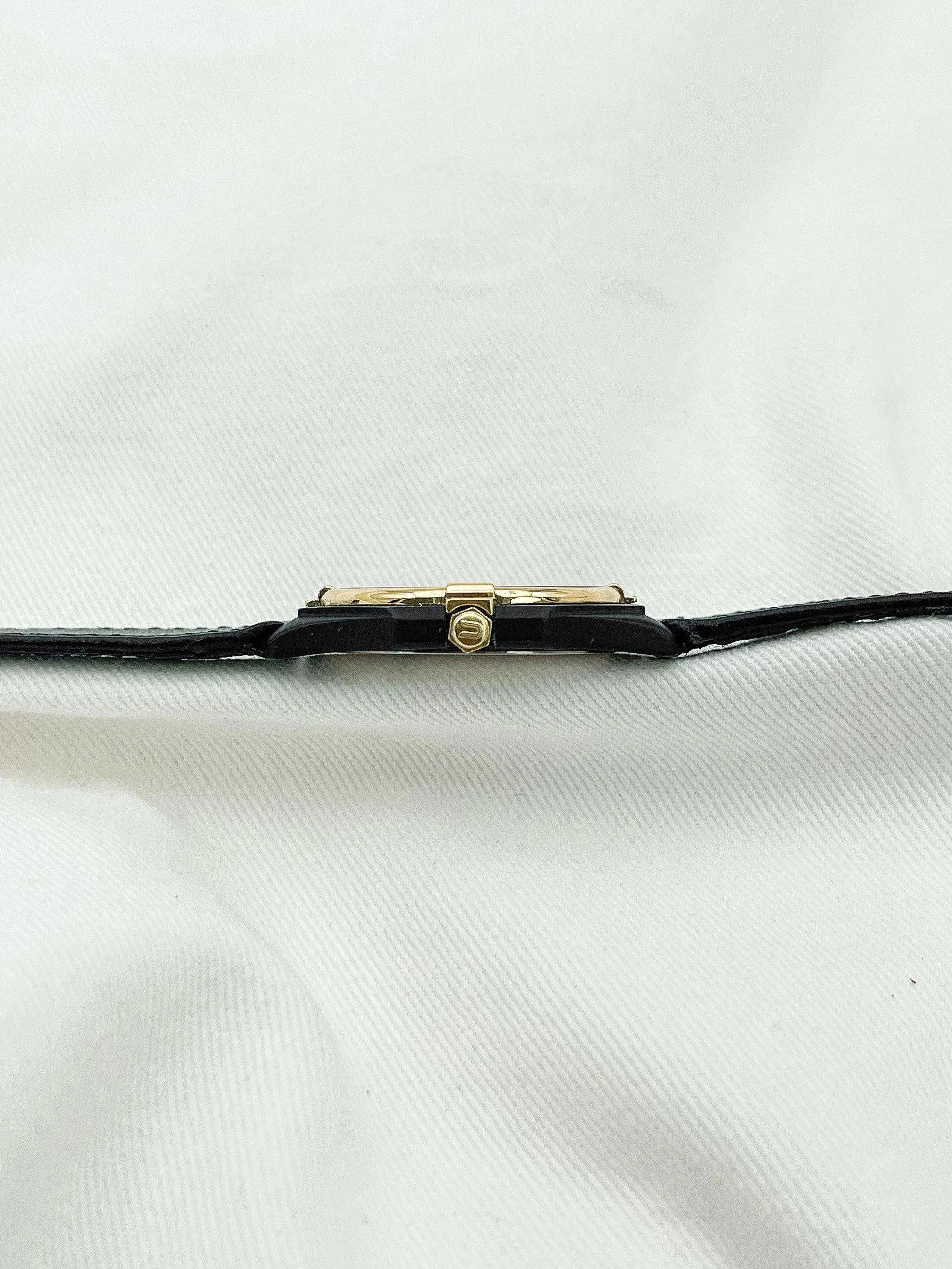 Universal Genève - Polerouter Quartz - 1970's - Atelier Victor Paris - Vintage Watch Shop Dubai