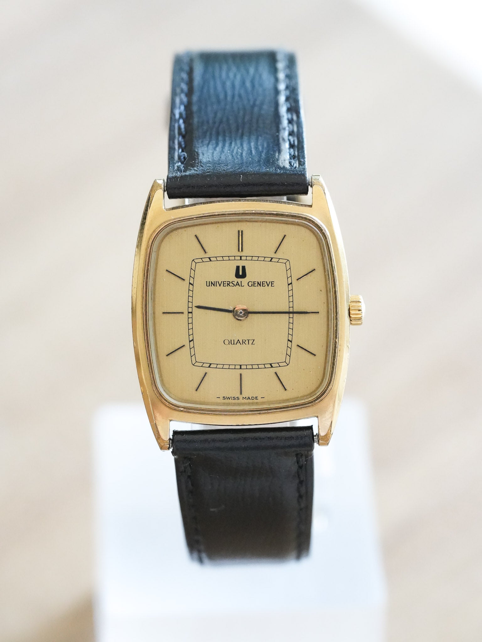 Universal Genève - Tonneau Lin Baton - 1980s - Atelier Victor Paris - Vintage Watch Shop Dubai