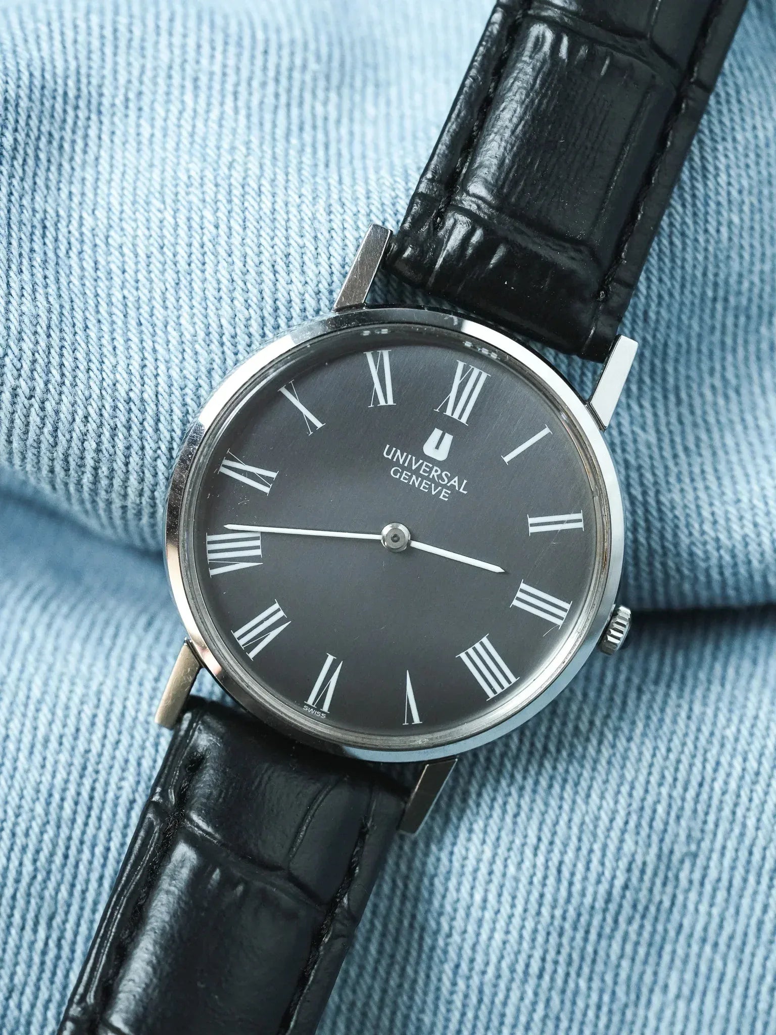 Universal Genève - Ultra Slim Cadran Anthracite - 1970s - Atelier Victor - Vintage  Shop