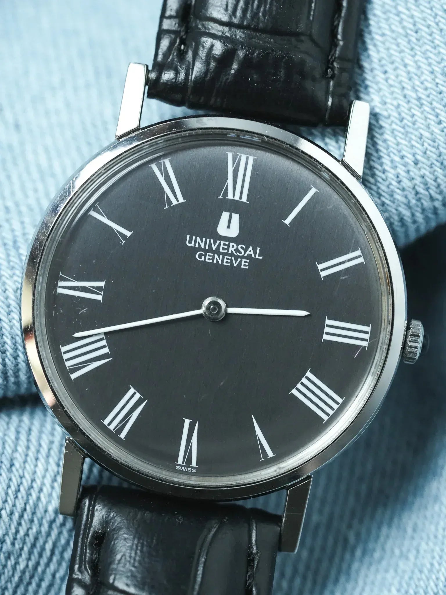 Universal Genève - Ultra Slim Cadran Anthracite - 1970s - Atelier Victor - Vintage  Shop