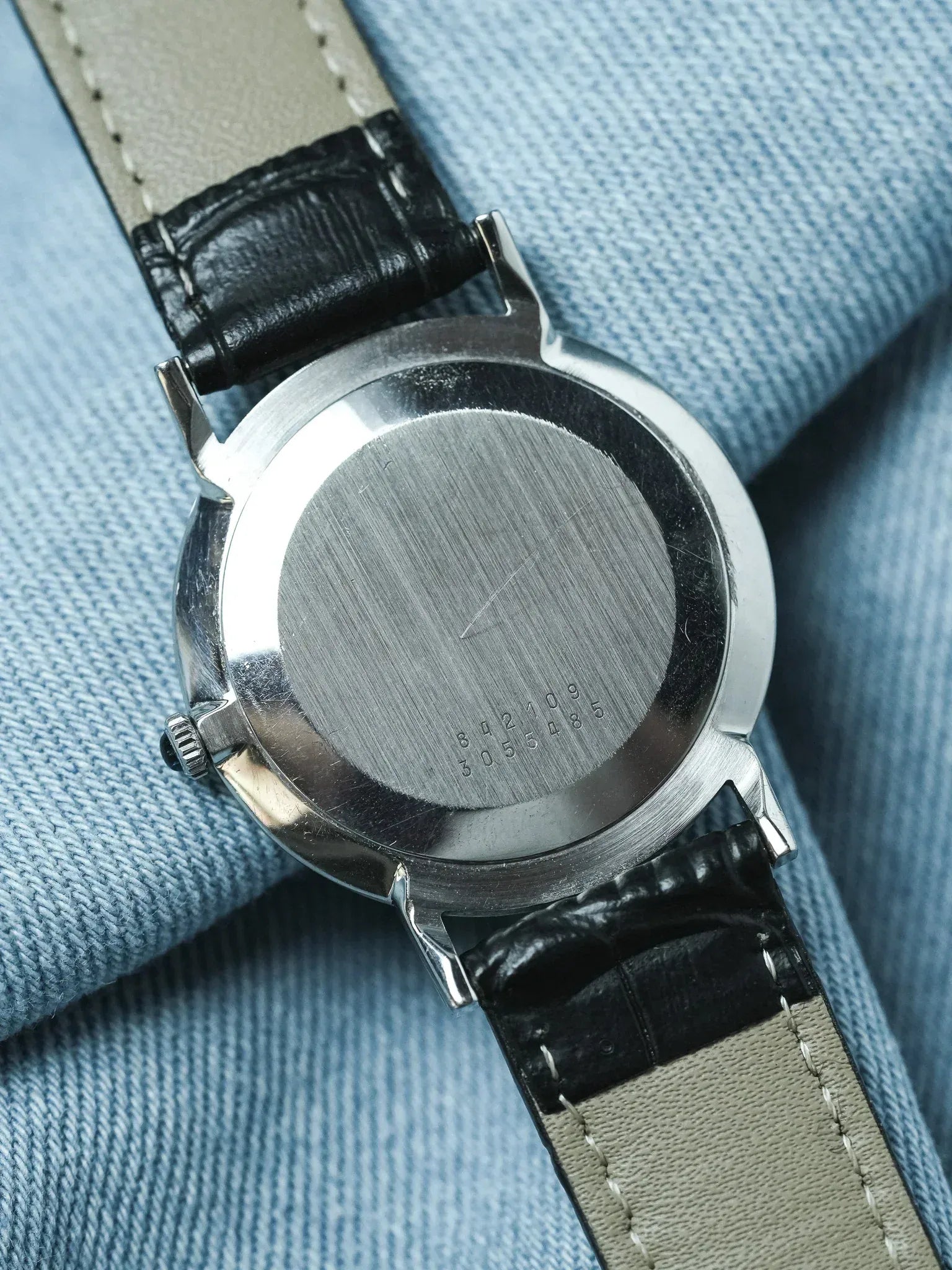 Universal Genève - Ultra Slim Cadran Anthracite - 1970s - Atelier Victor - Vintage  Shop