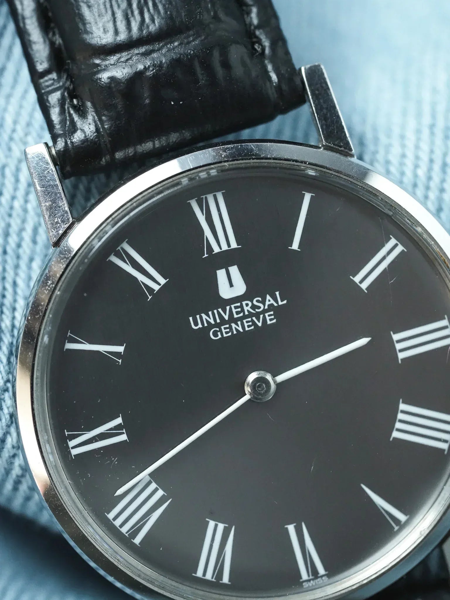 Universal Genève - Ultra Slim Cadran Anthracite - 1970s - Atelier Victor - Vintage  Shop