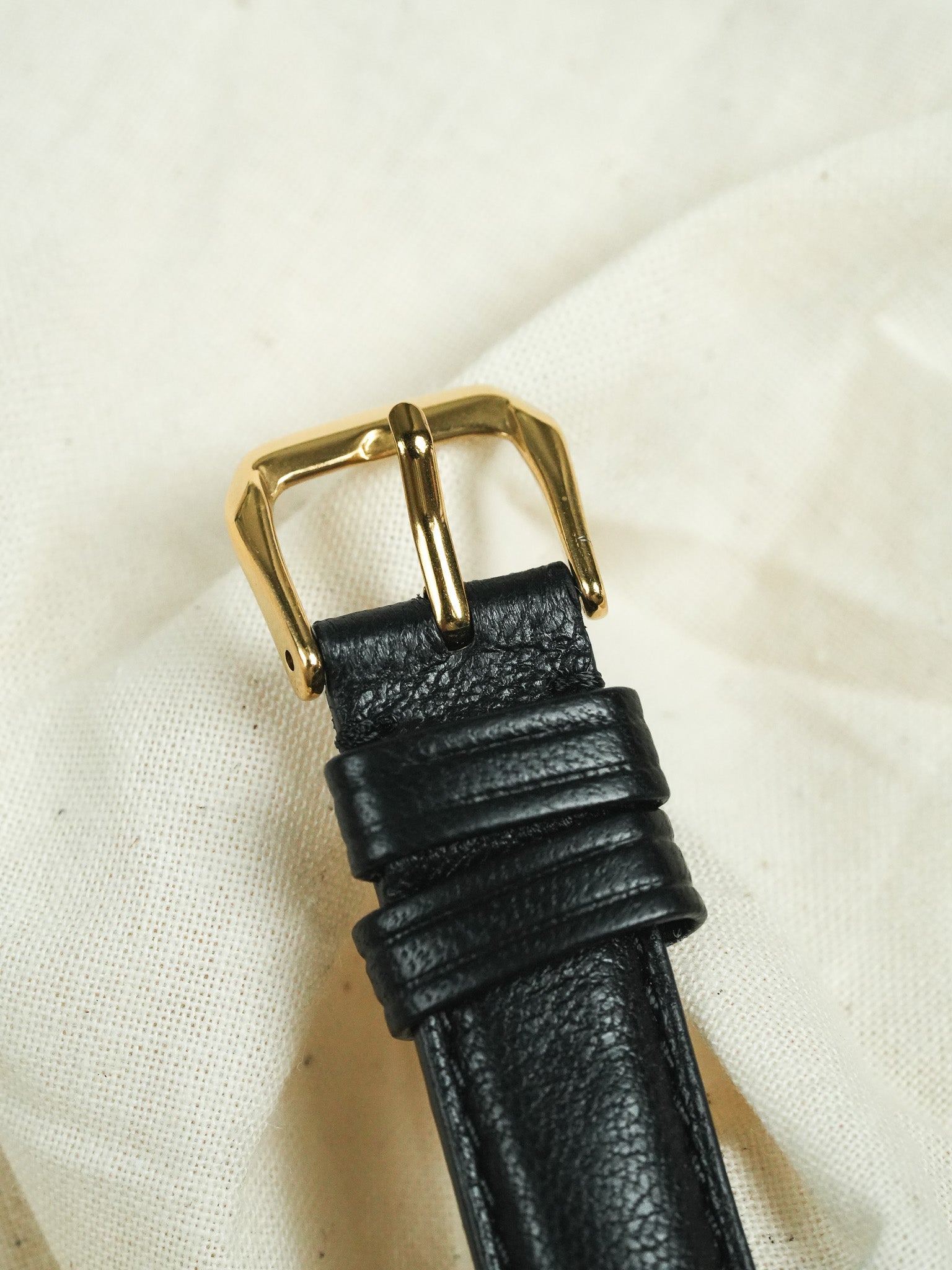 Universal Genève - Ultra Slim Chiffres arabes - 1980s - Atelier Victor - Vintage  Shop