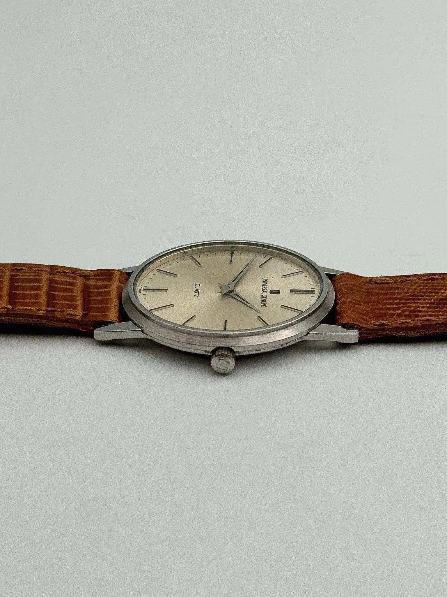 Universal Genève - Ultra Slim Circle Champagne - 1980s - Atelier Victor Paris - Vintage Watch Shop Dubai
