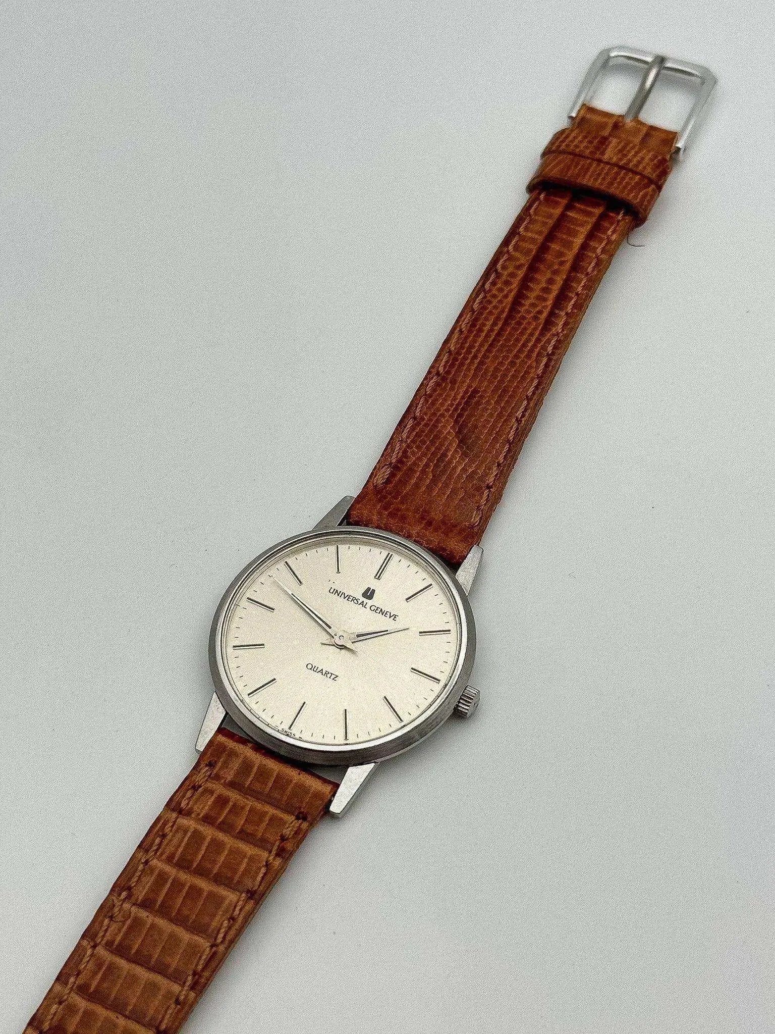 Universal Genève - Ultra Slim Circle Champagne - 1980s - Atelier Victor Paris - Vintage Watch Shop Dubai