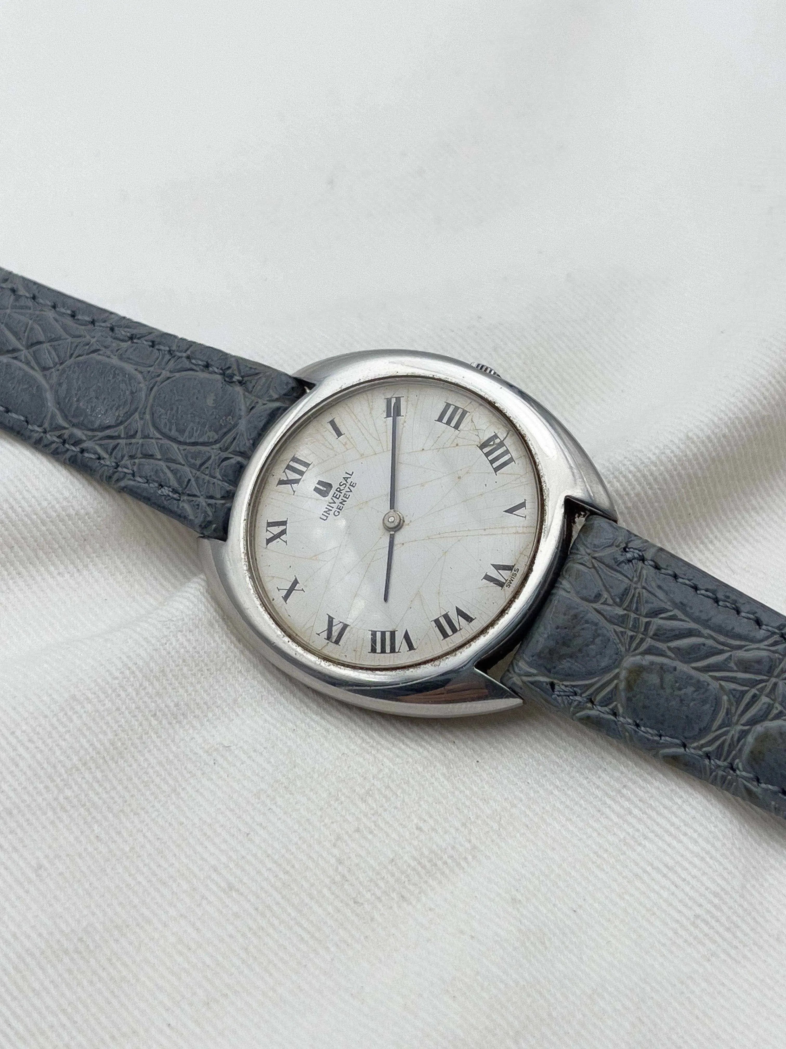 Universal Genève - Ultra Slim Spider - 1970s - Atelier Victor Paris - Vintage Watch Shop Dubai