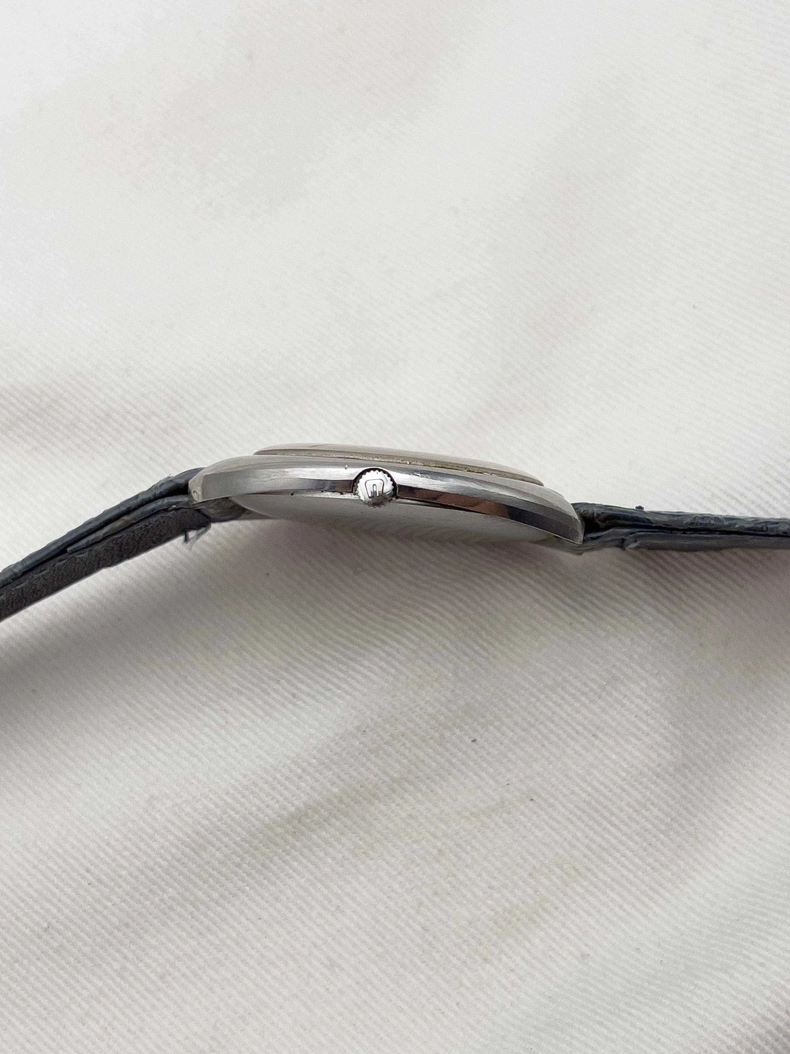Universal Genève - Ultra Slim Spider - 1970s - Atelier Victor Paris - Vintage Watch Shop Dubai