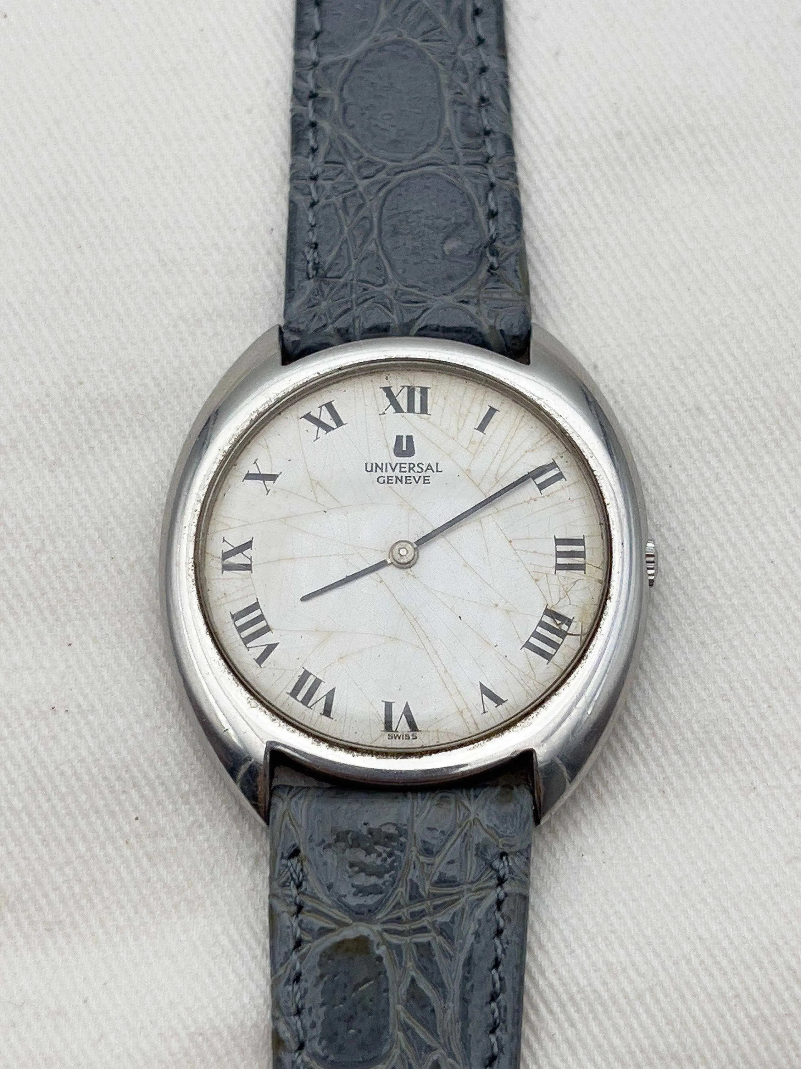 Universal Genève - Ultra Slim Spider - 1970s - Atelier Victor Paris - Vintage Watch Shop Dubai