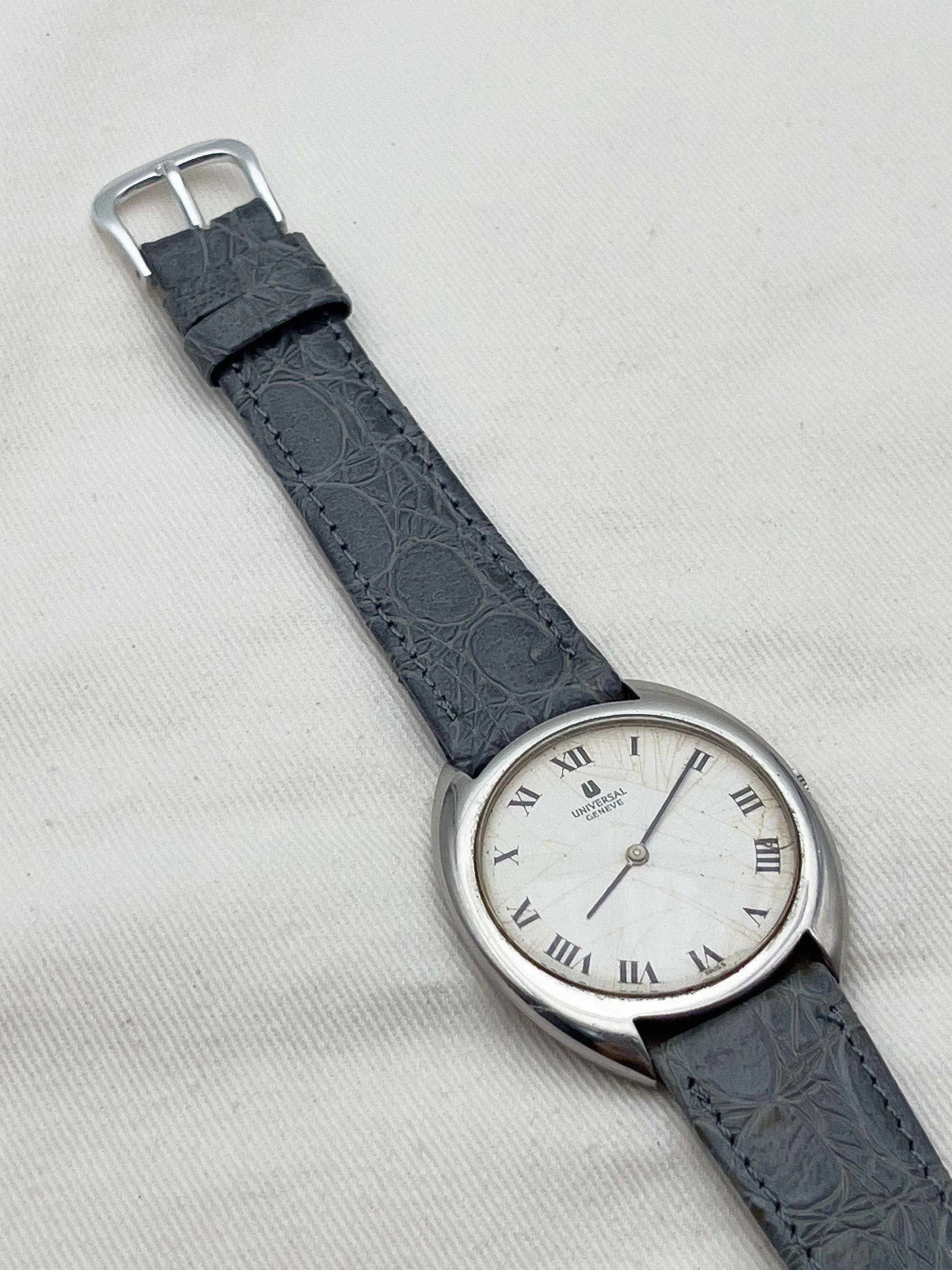 Universal Genève - Ultra Slim Spider - 1970s - Atelier Victor Paris - Vintage Watch Shop Dubai