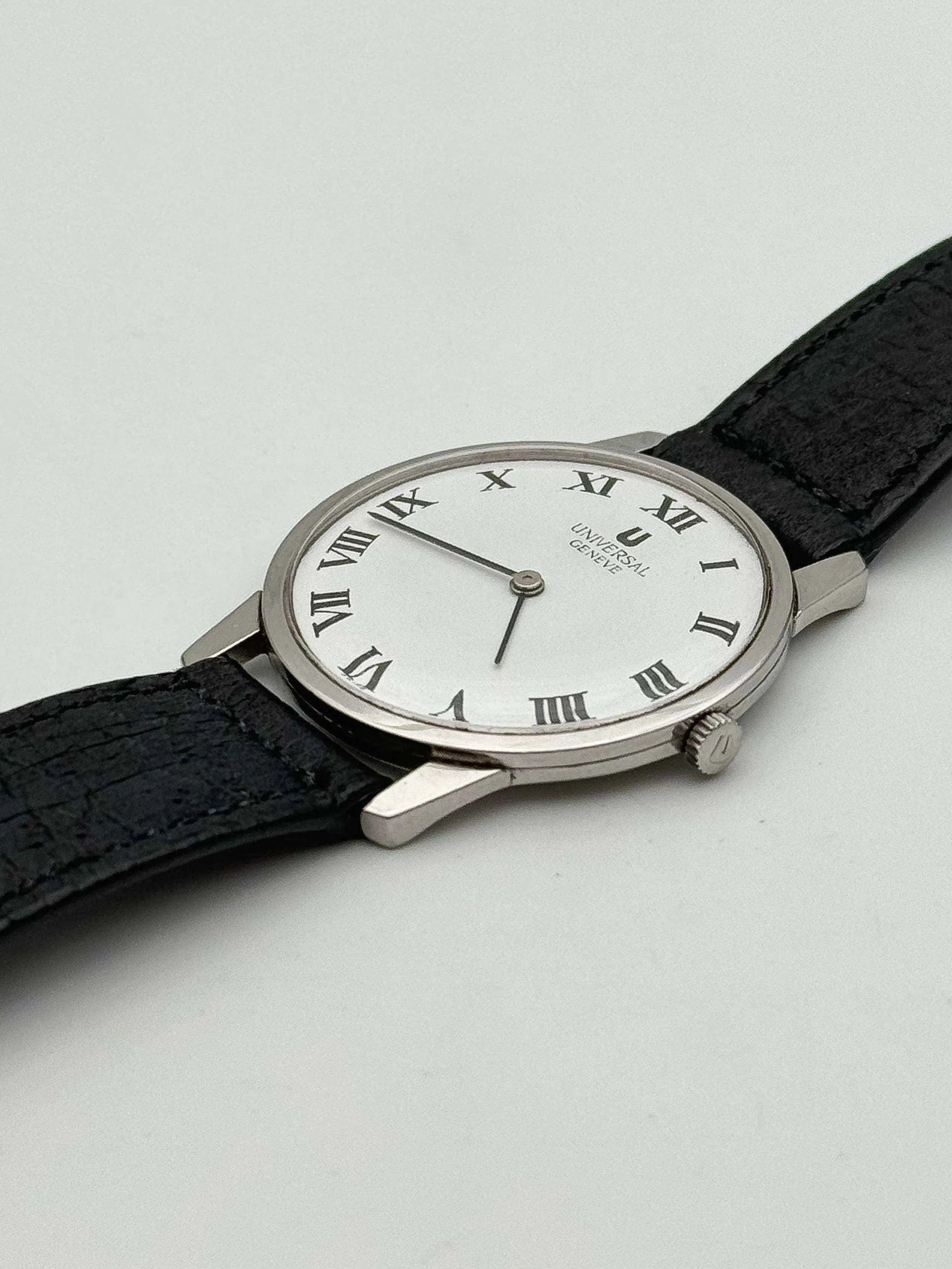 Universal Genève - Ultra Thin Cal.1-42 Romain - 1970s - Atelier Victor Paris - Vintage Watch Shop Dubai