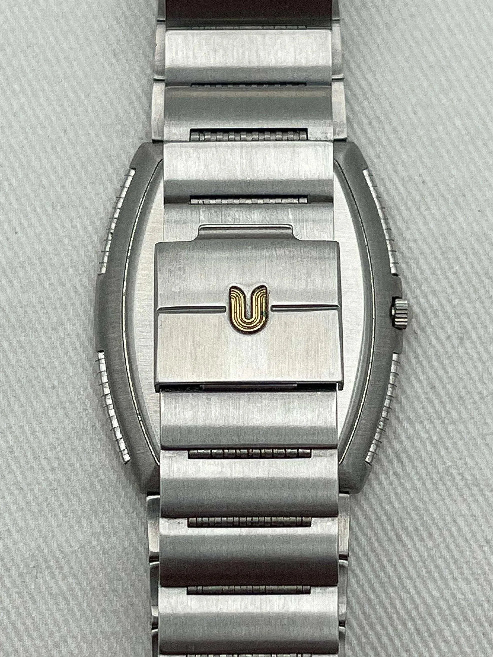 Universal Genève - White Shadow - 1970s - Atelier Victor Paris - Vintage Watch Shop Dubai