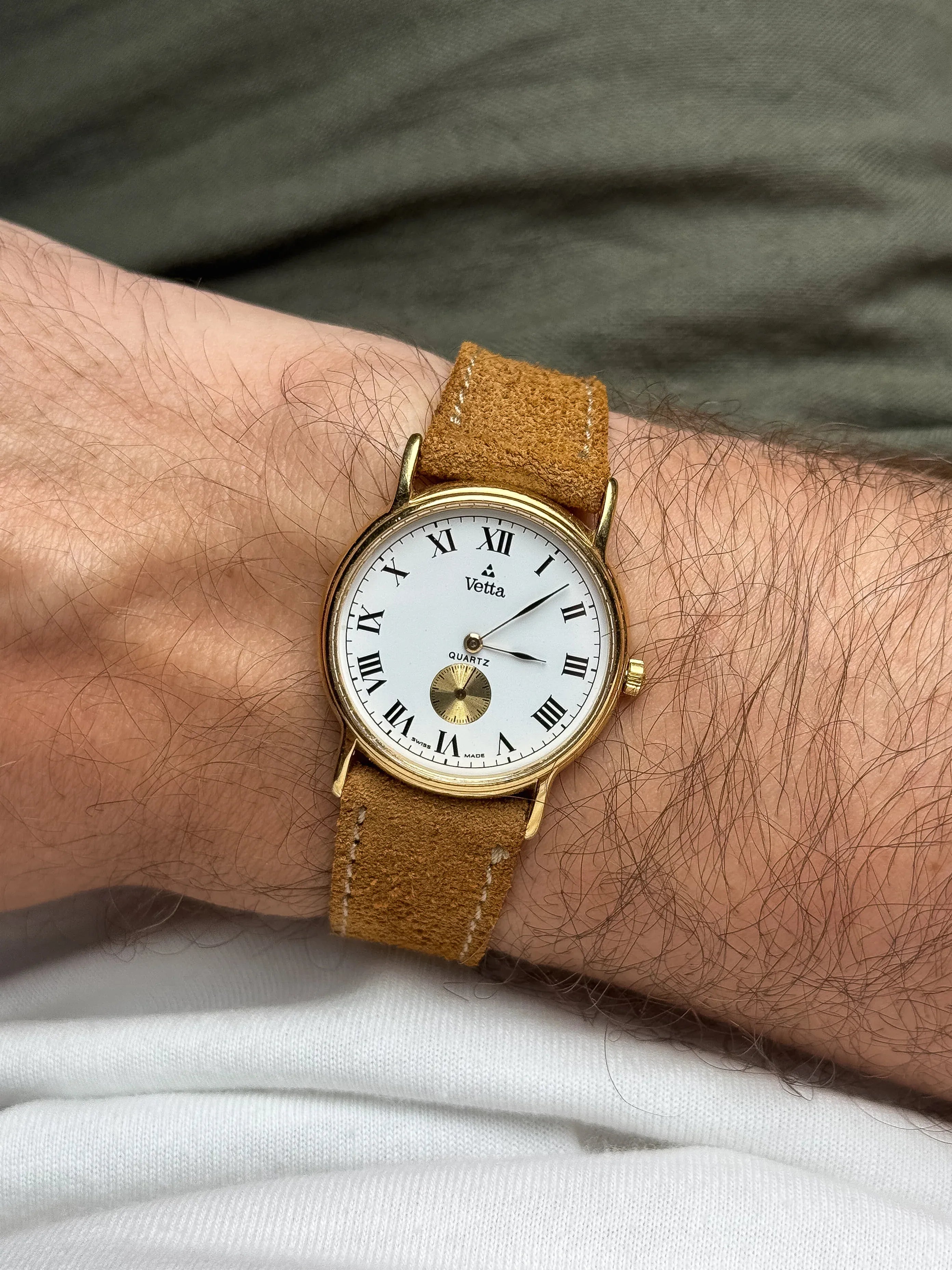 Vetta - Or Cadran Blanc Petite-seconde - 1990s - Atelier Victor - Vintage  Shop