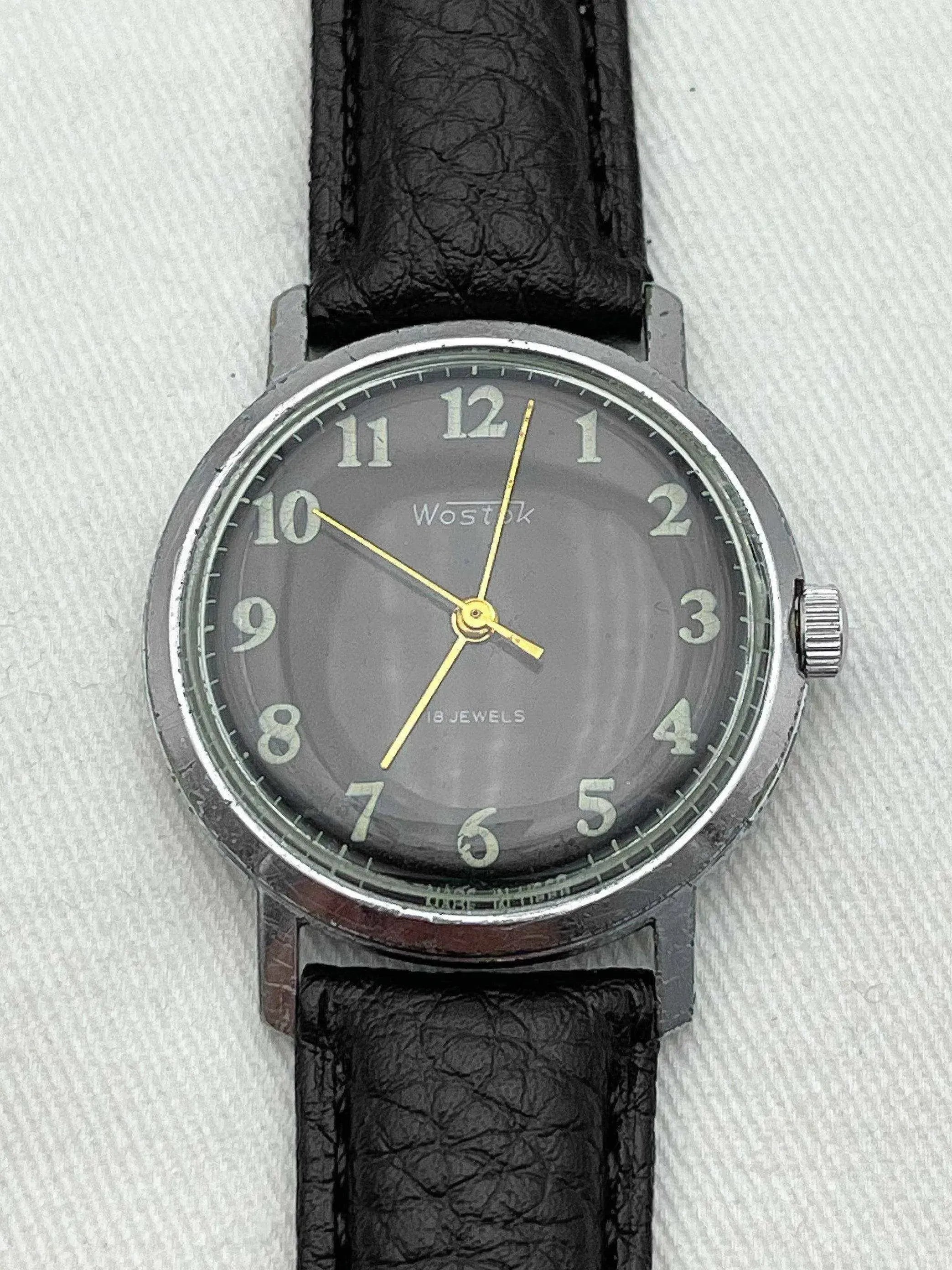 Vostok - Acier Noir chiffres arabes - 1960s - Atelier Victor