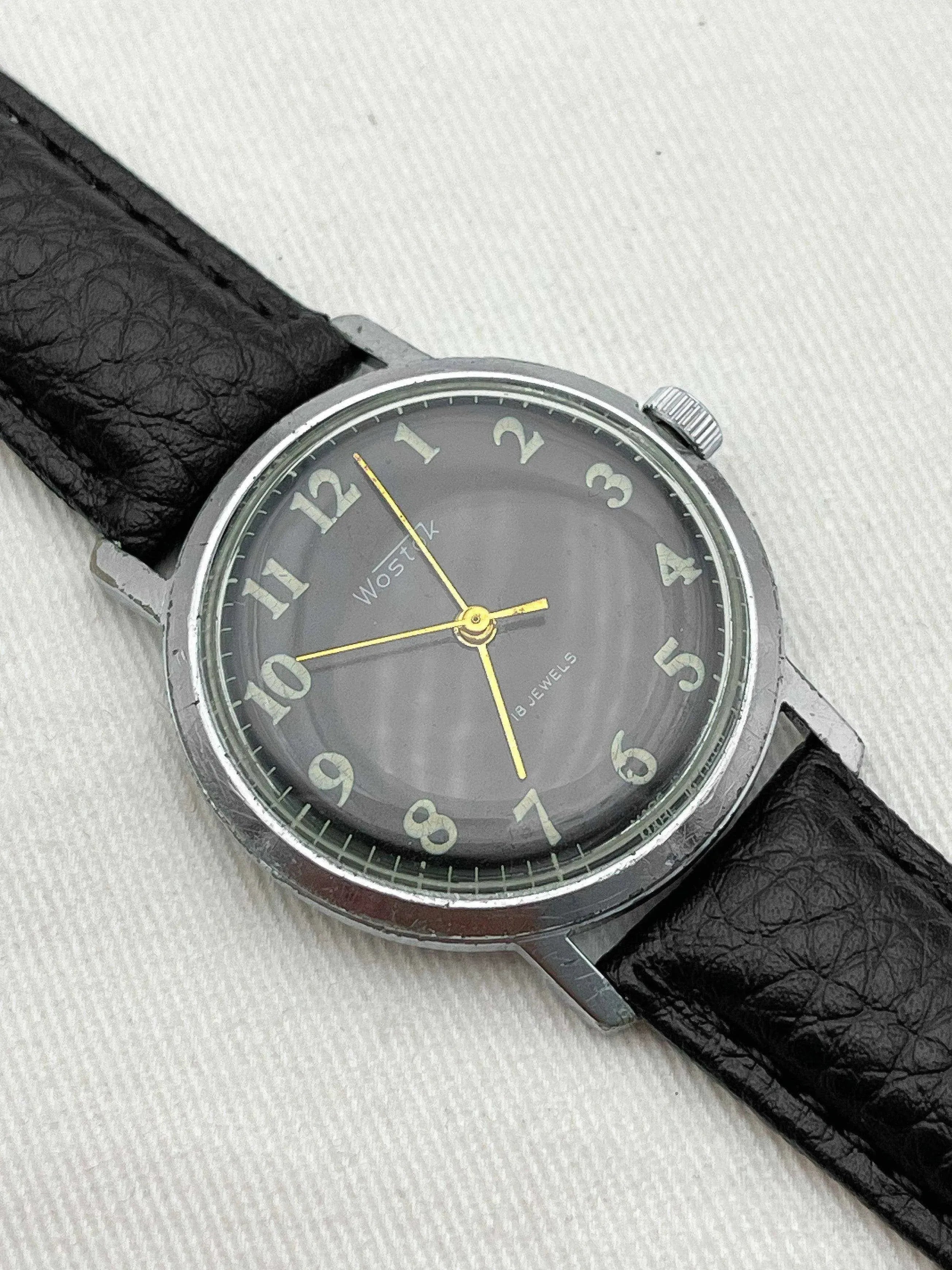 Vostok - Acier Noir chiffres arabes - 1960s - Atelier Victor - Vintage  Shop