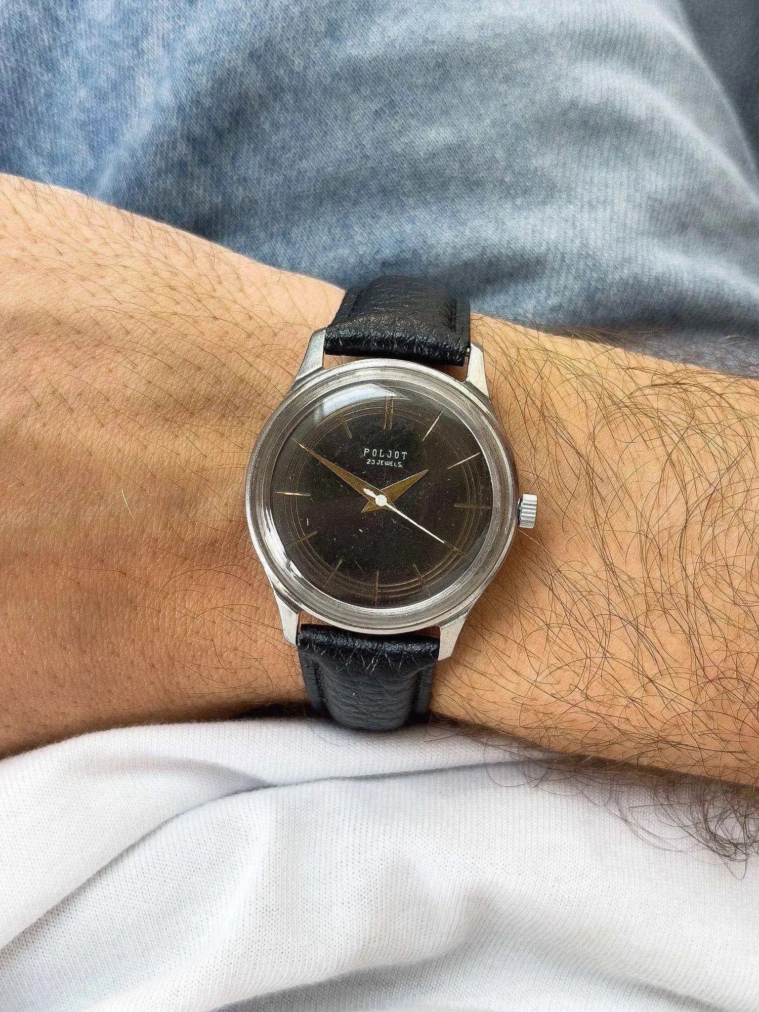 Vostok - Acier noir dauphine or - 1970s - Atelier Victor - Vintage Watch Shop