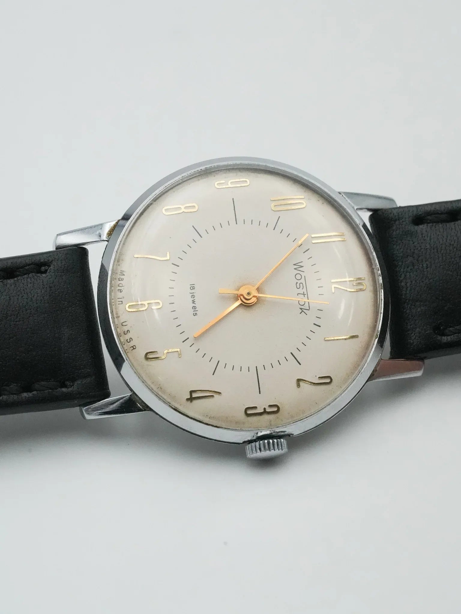 Vostok - Chiffres Arabes Dorés - 1970s - Atelier Victor