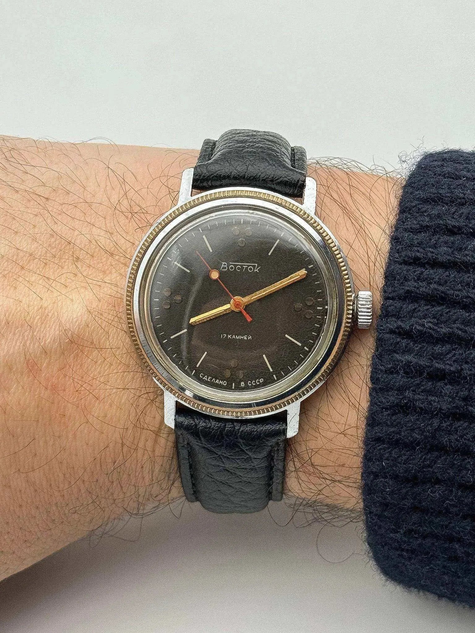 Vostok - Noir Trotteuse rouge - 1960s - Atelier Victor Paris - Vintage Watch Shop Dubai