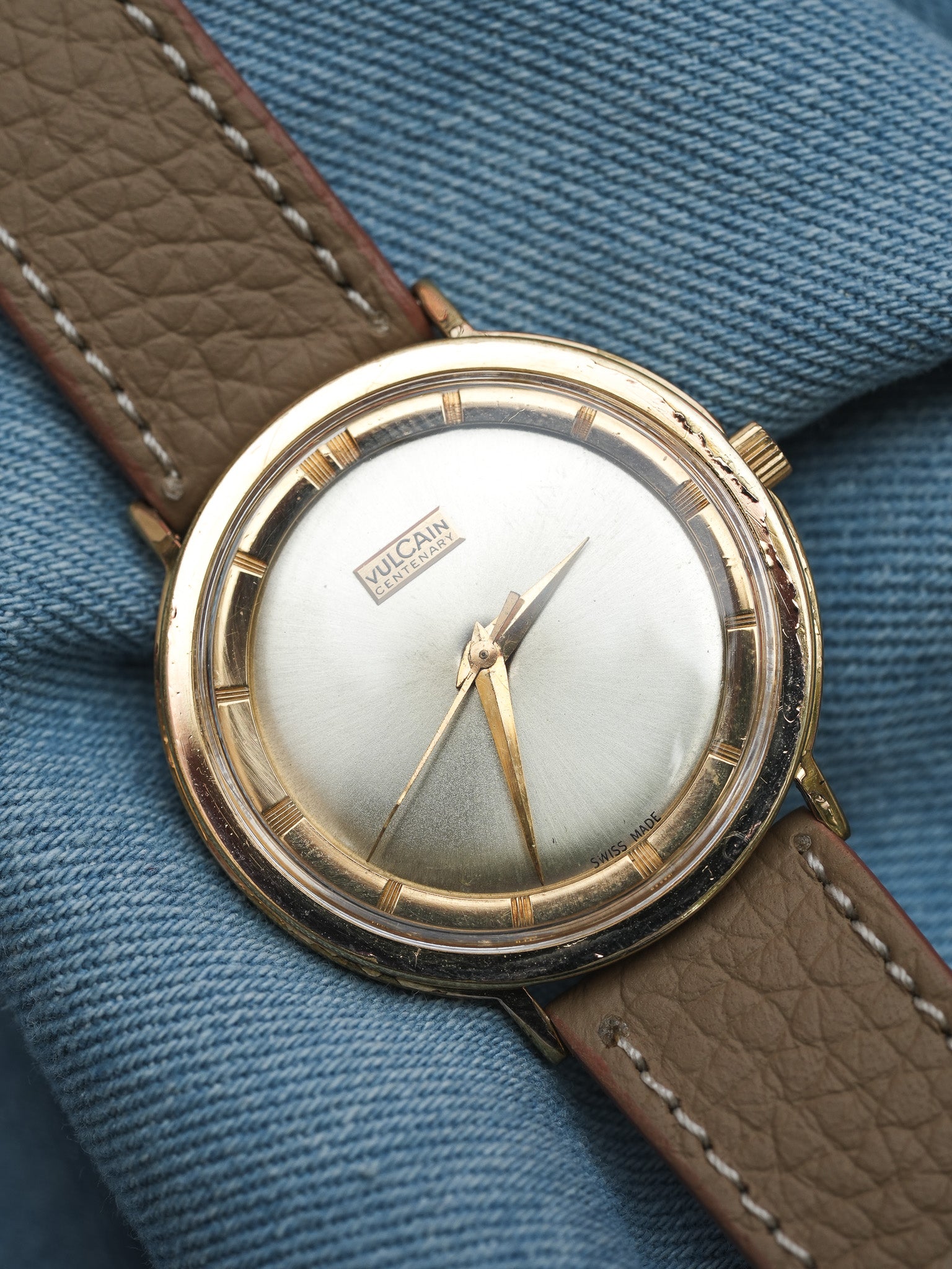 Vulcain - Panoramic Champagne plaqué or - 1970s - Atelier Victor Paris - Vintage Watch Shop Dubai