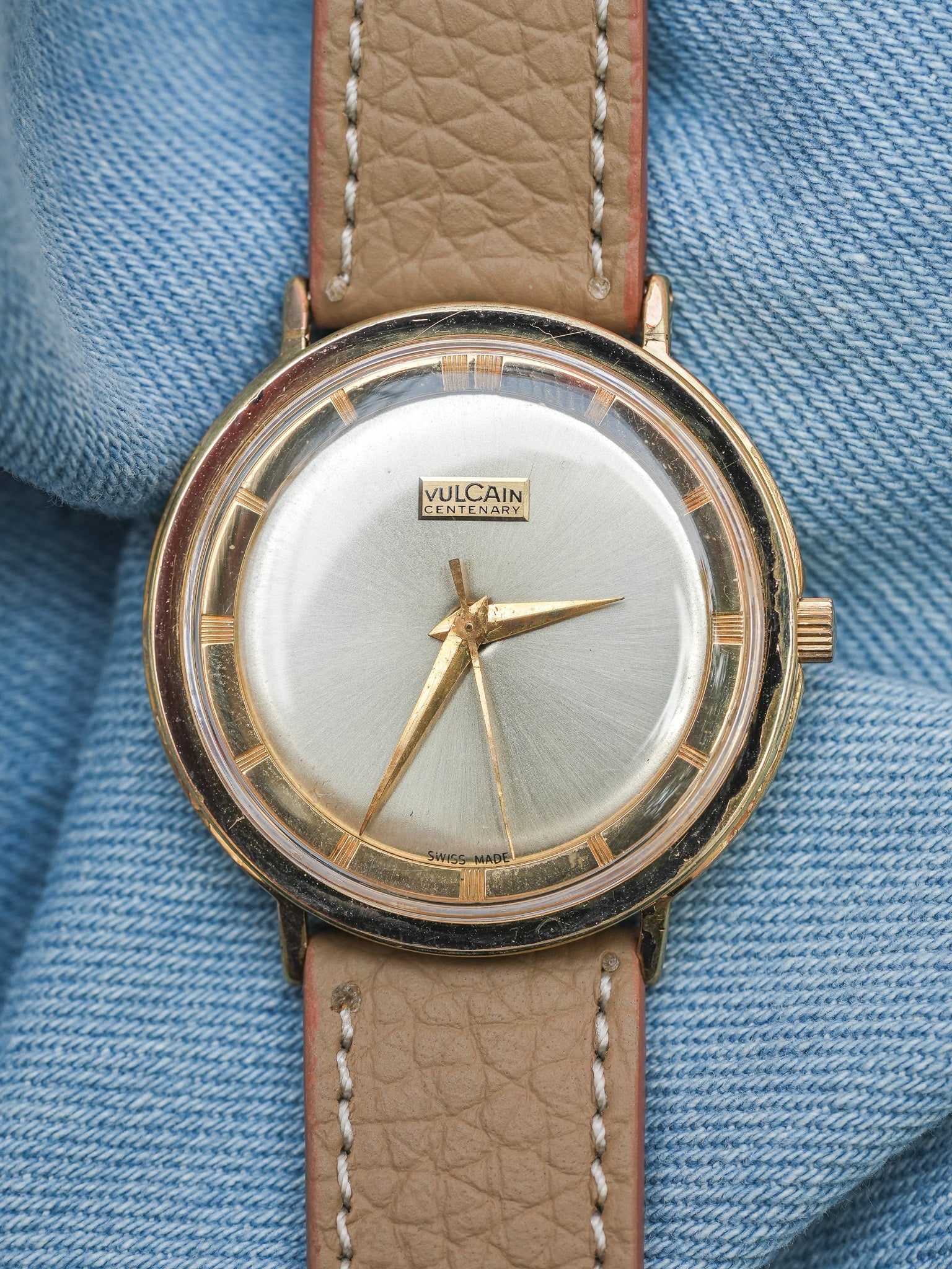 Vulcain - Panoramic Champagne plaqué or - 1970s - Atelier Victor Paris - Vintage Watch Shop Dubai