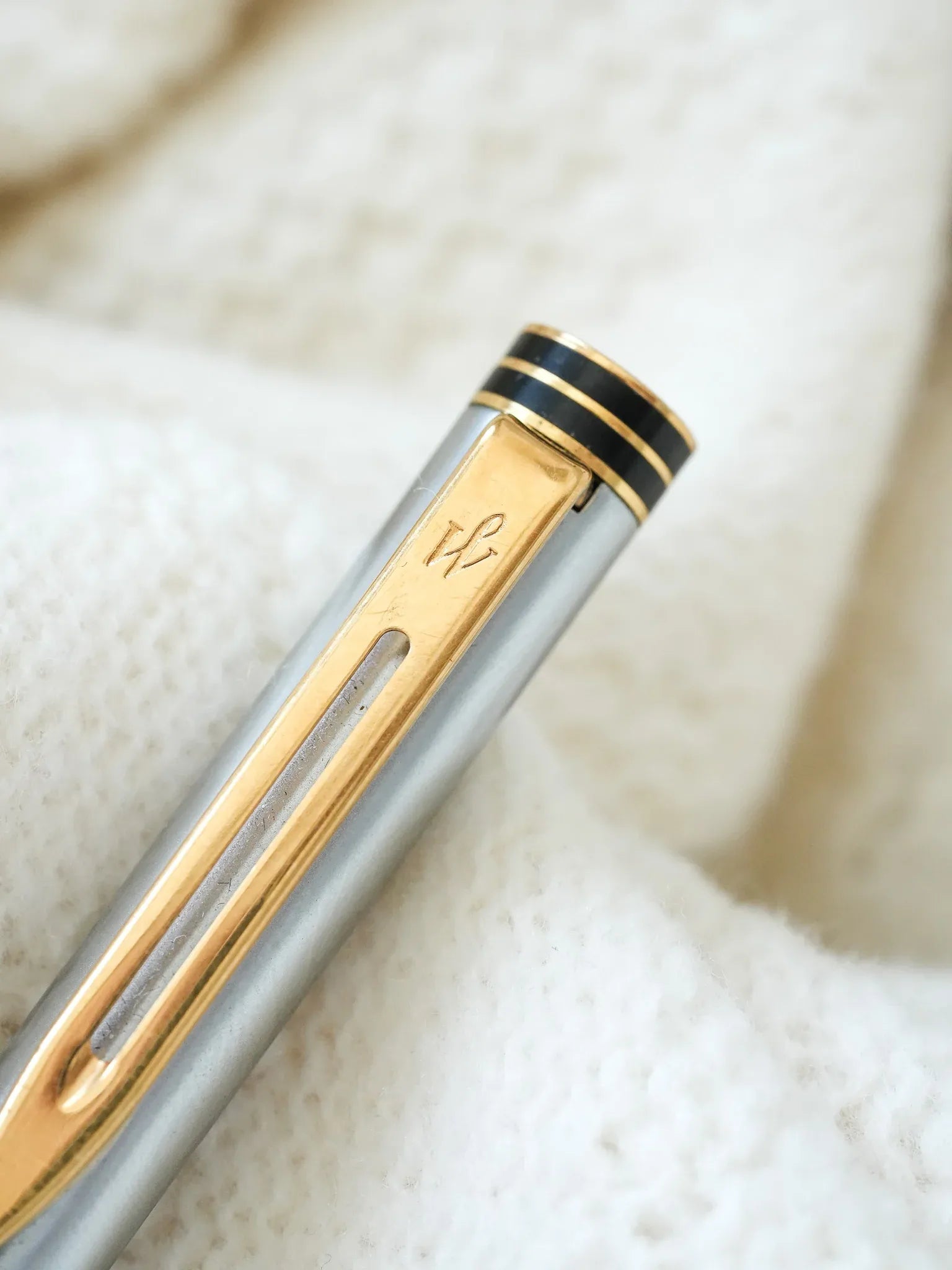 Waterman - Stylo bille Acier plaqué or laque noir - 1980s - Atelier Victor