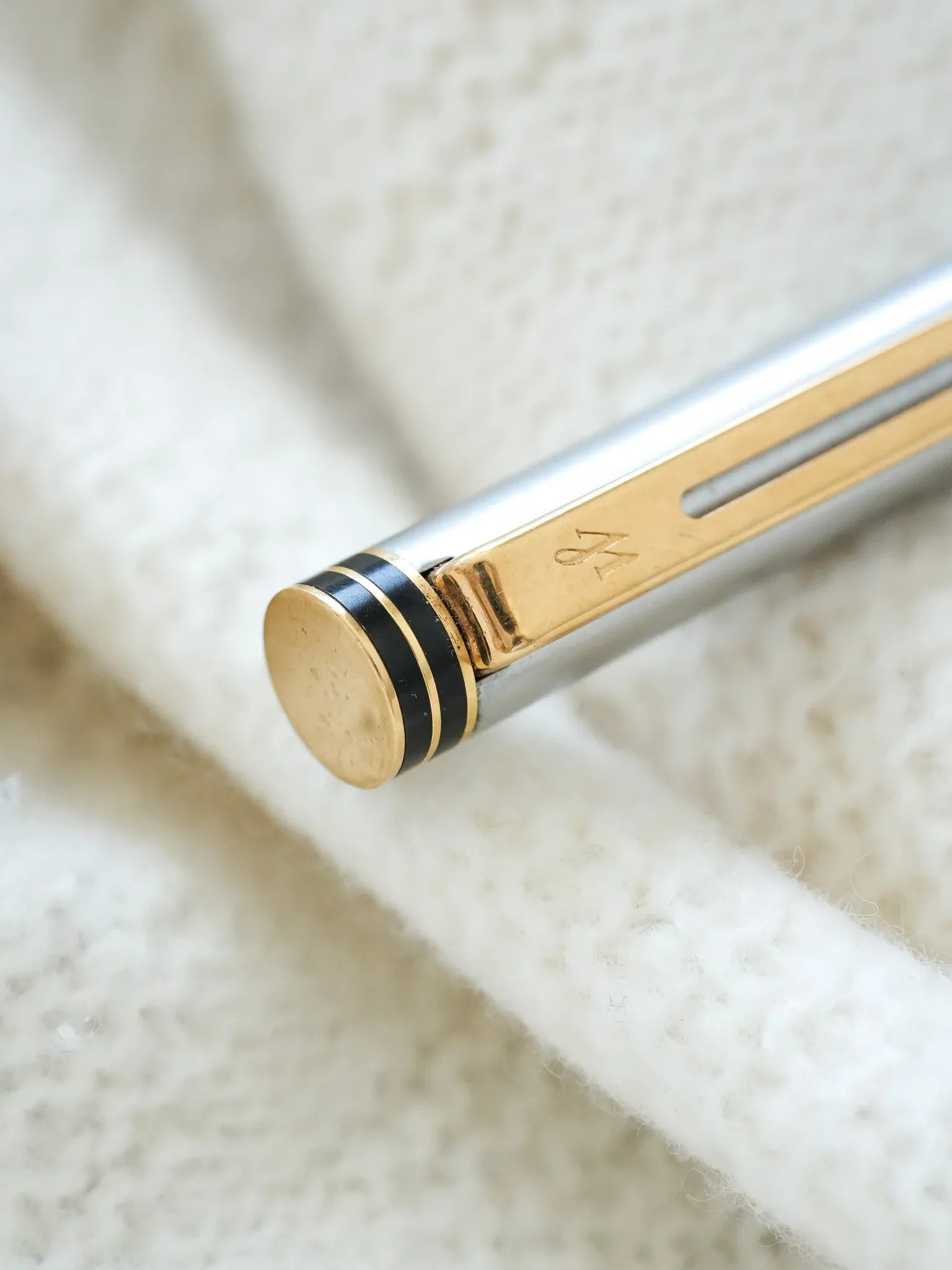 Waterman - Stylo bille Acier plaqué or laque noir - 1980s - Atelier Victor