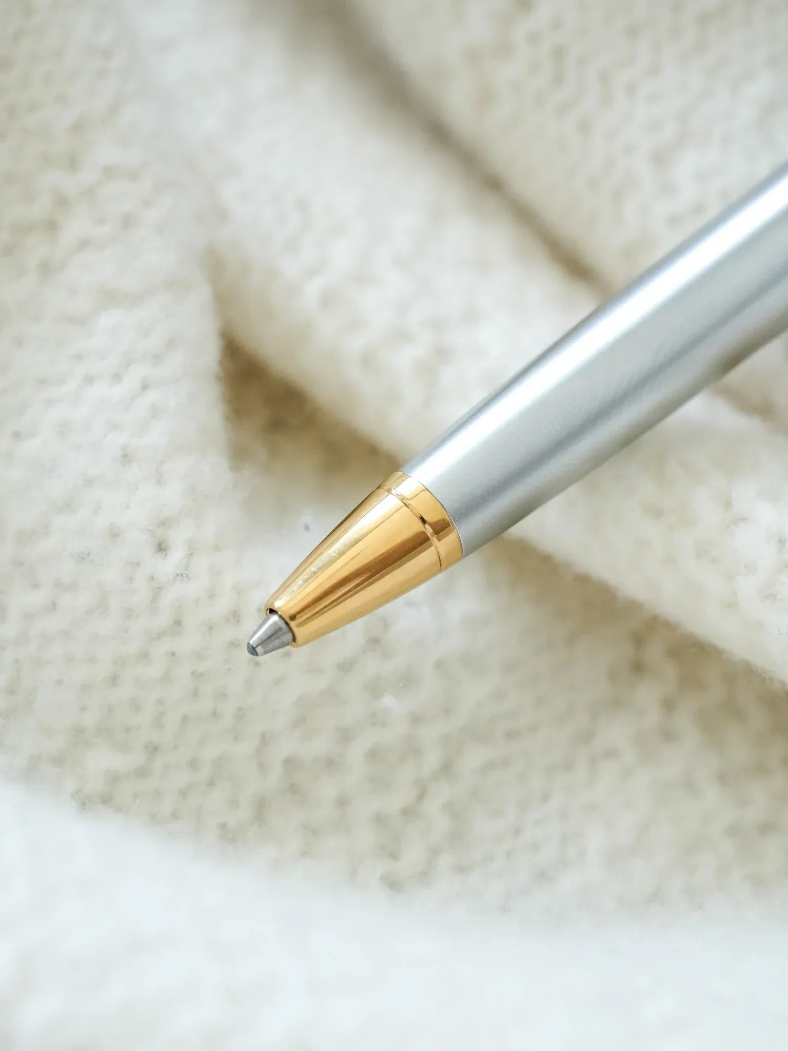 Waterman - Stylo bille Acier plaqué or laque noir - 1980s - Atelier Victor