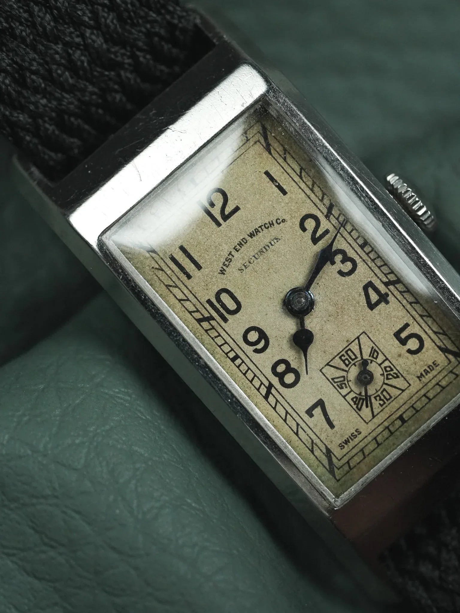 West End Watch Secundus - Tank allongée curvée acier - 1930s - Atelier Victor - Vintage  Shop