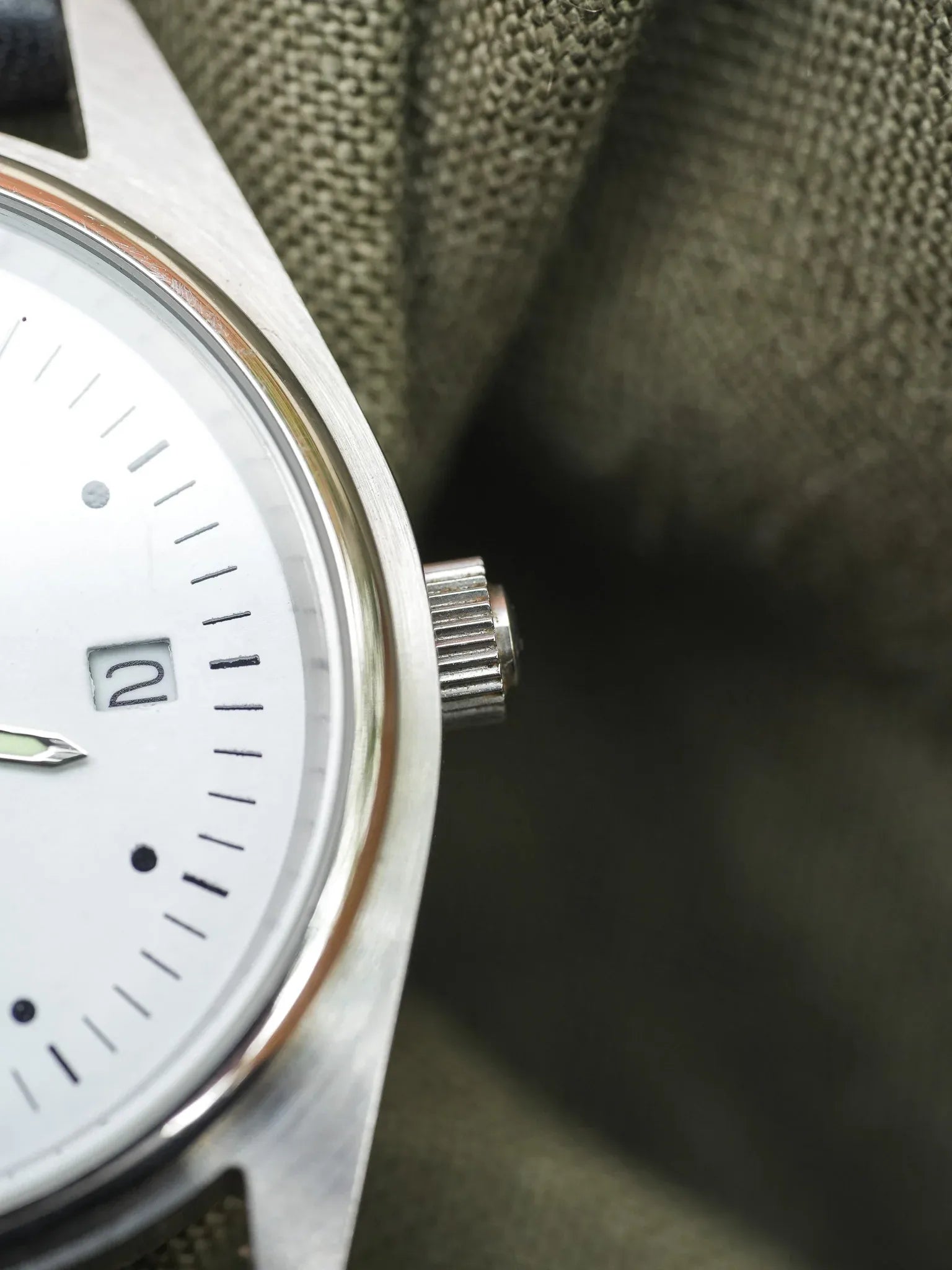 Yema - Acier Brossé Date 3H - 2000s - Atelier Victor