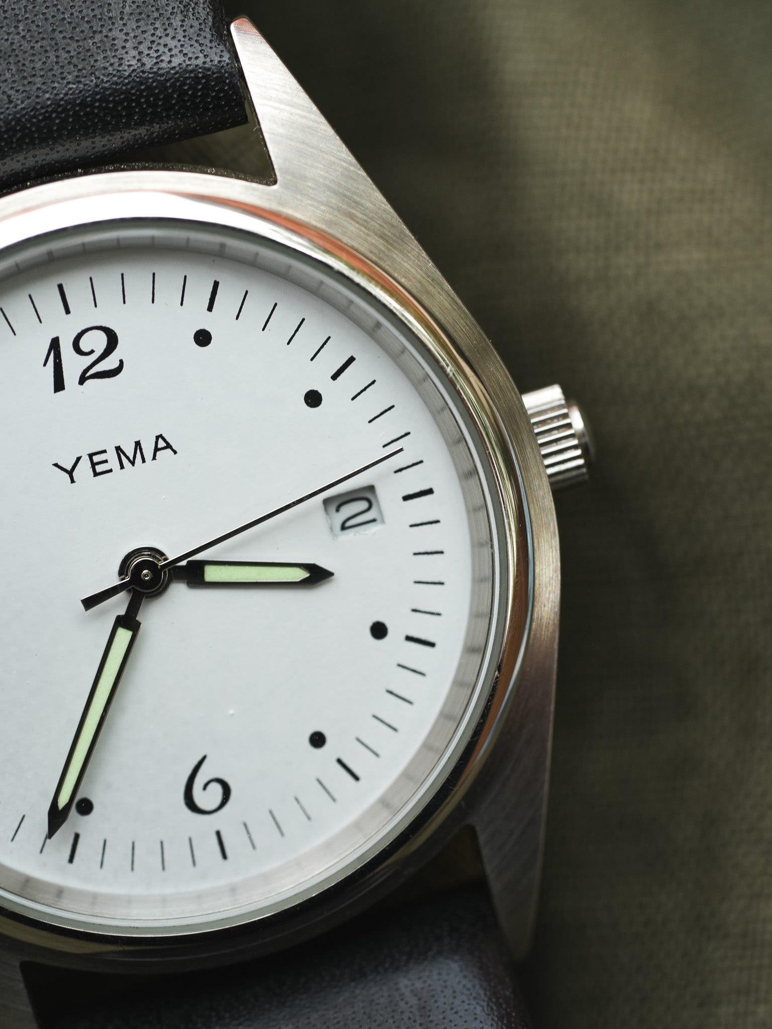Yema - Acier Brossé Date 3H - 2000s - Atelier Victor Paris - Vintage Watch Shop Dubai