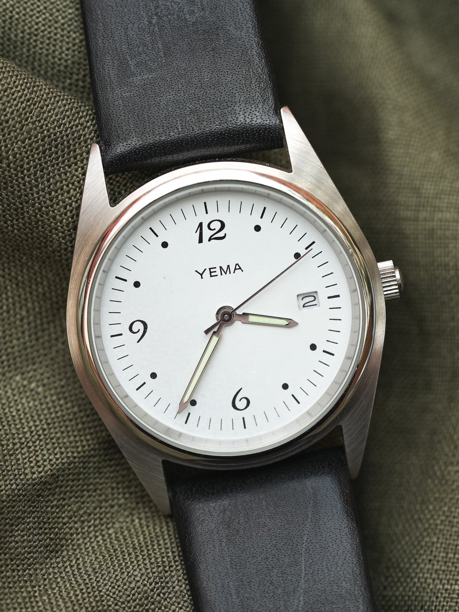 Yema - Acier Brossé Date 3H - 2000s - Atelier Victor Paris - Vintage Watch Shop Dubai