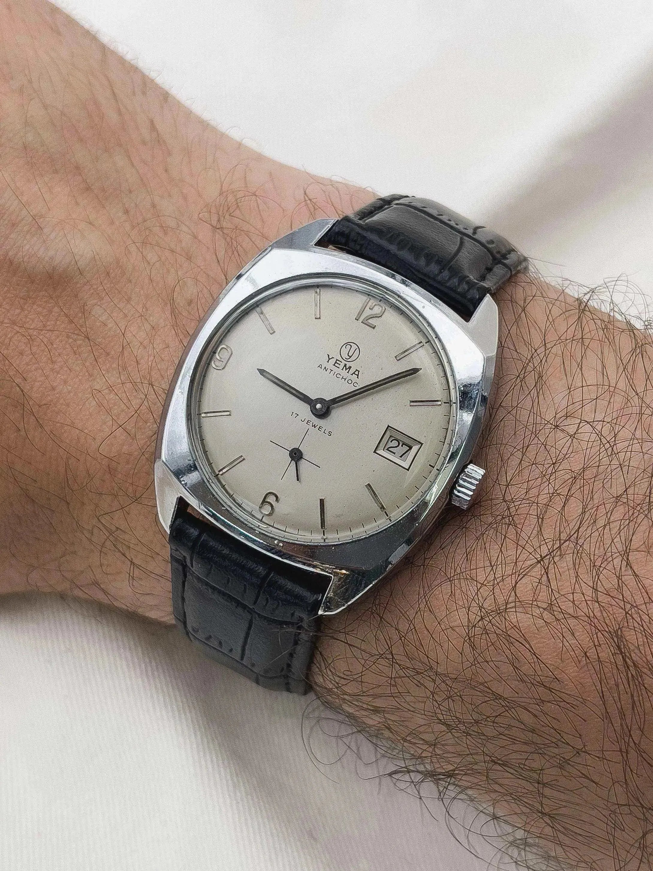 Yema - Antichoc Square - 1970s - Atelier Victor Paris - Vintage Watch Shop Dubai