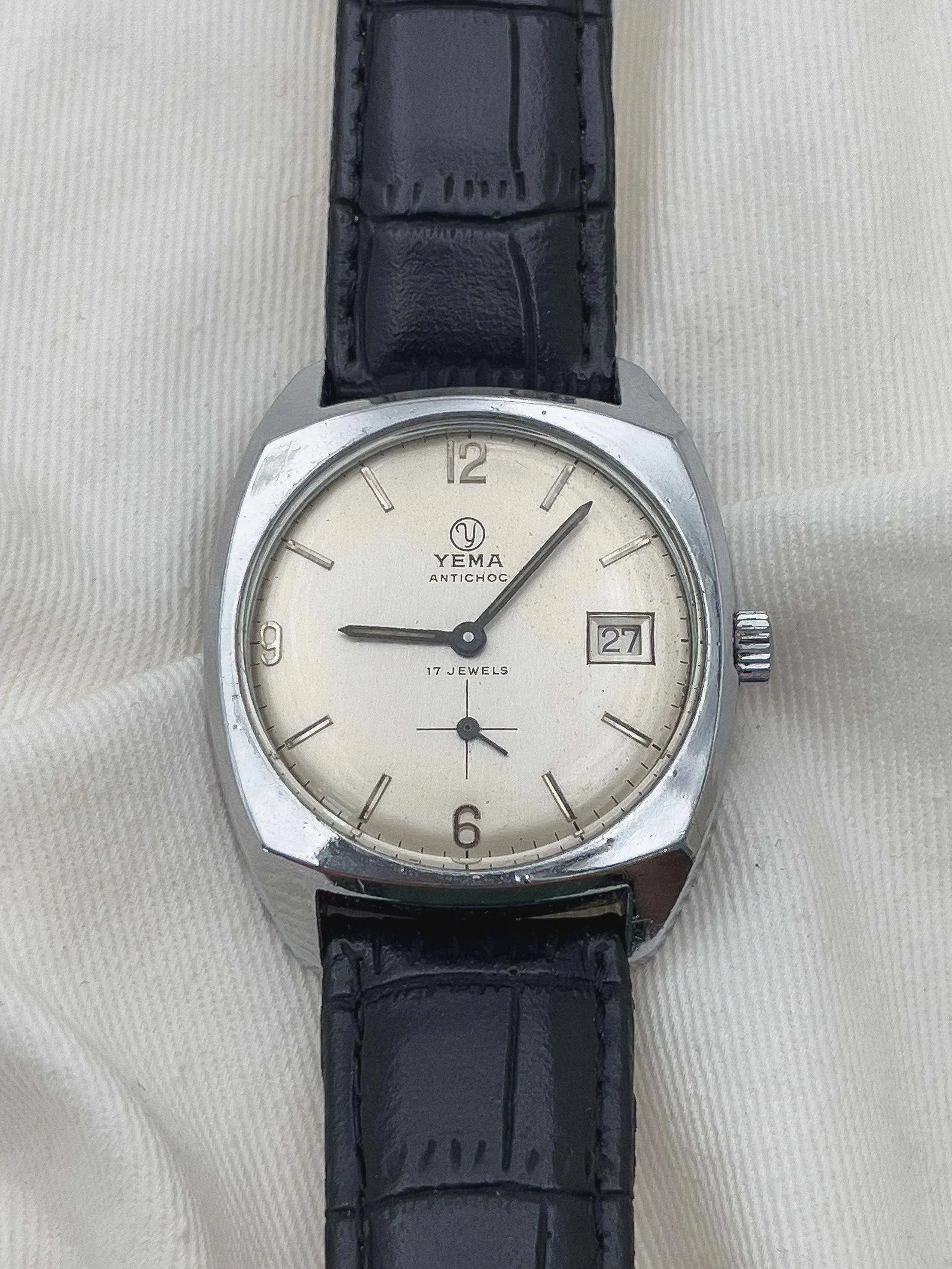 Yema - Antichoc Square - 1970s - Atelier Victor Paris - Vintage Watch Shop Dubai