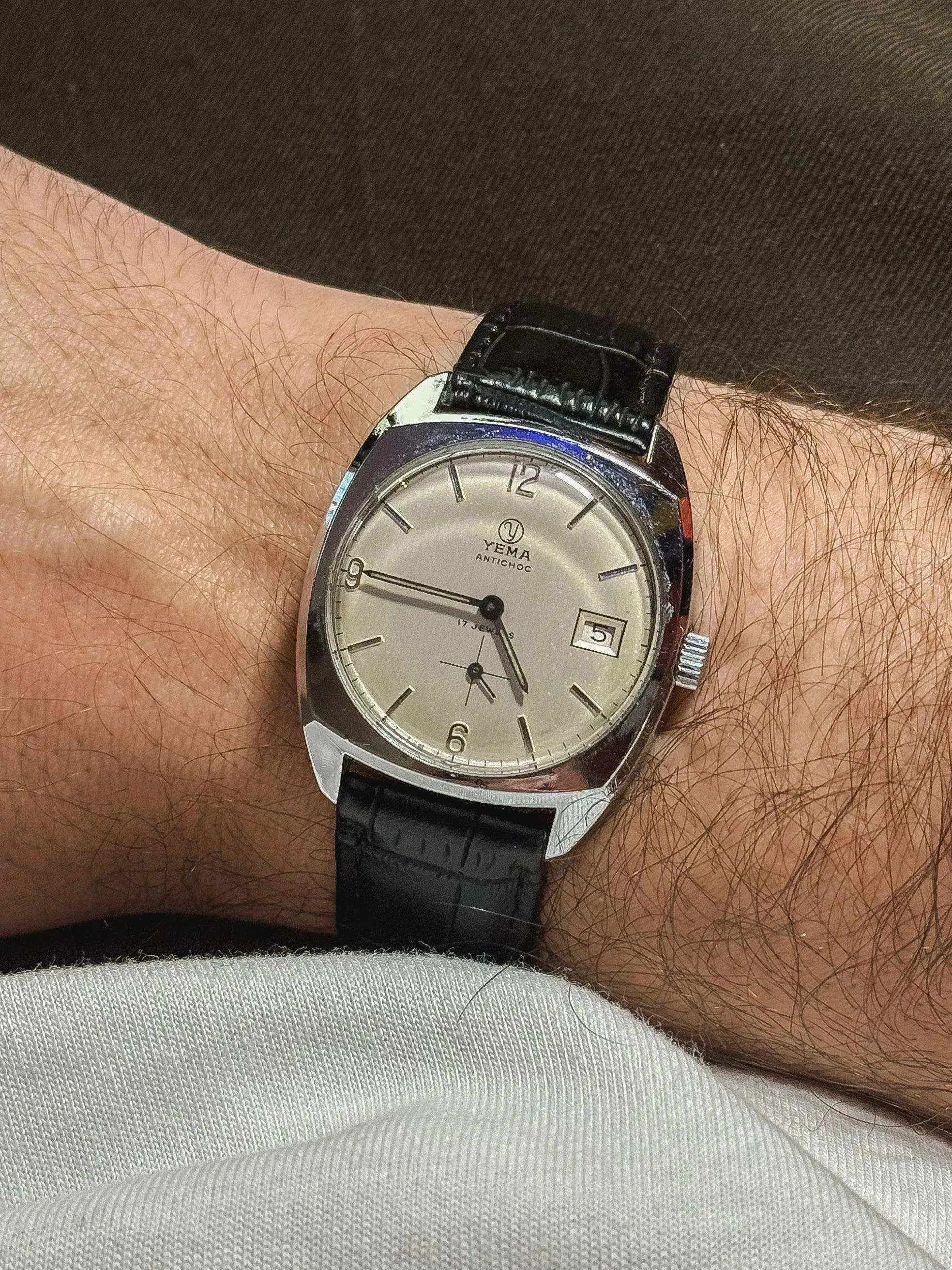 Yema - Antichoc Square - 1970s - Atelier Victor Paris - Vintage Watch Shop Dubai